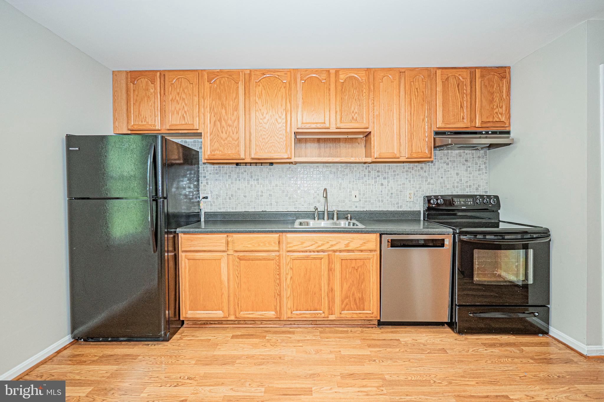 DIAMOND FARM - Residential Lease