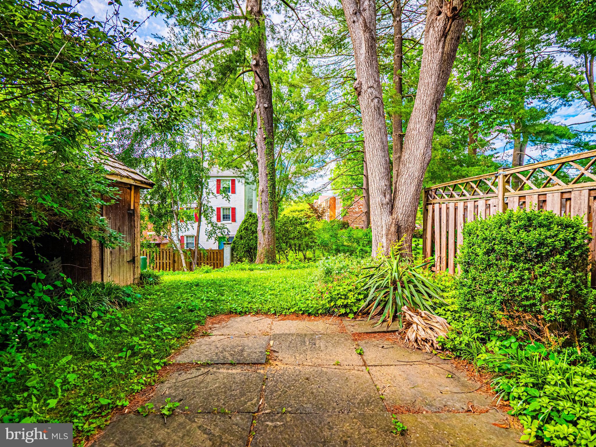 DIAMOND FARM - Residential Lease