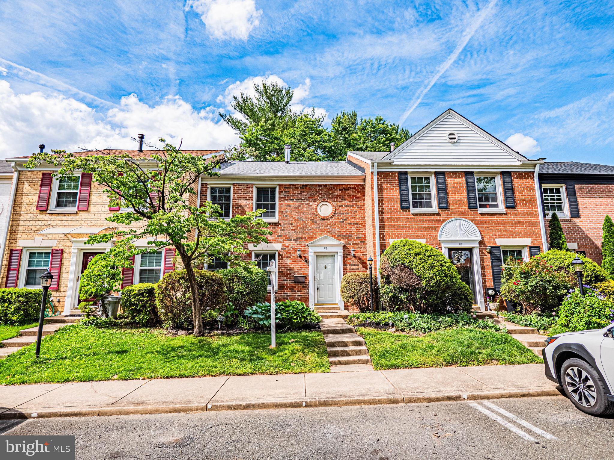 DIAMOND FARM - Residential Lease