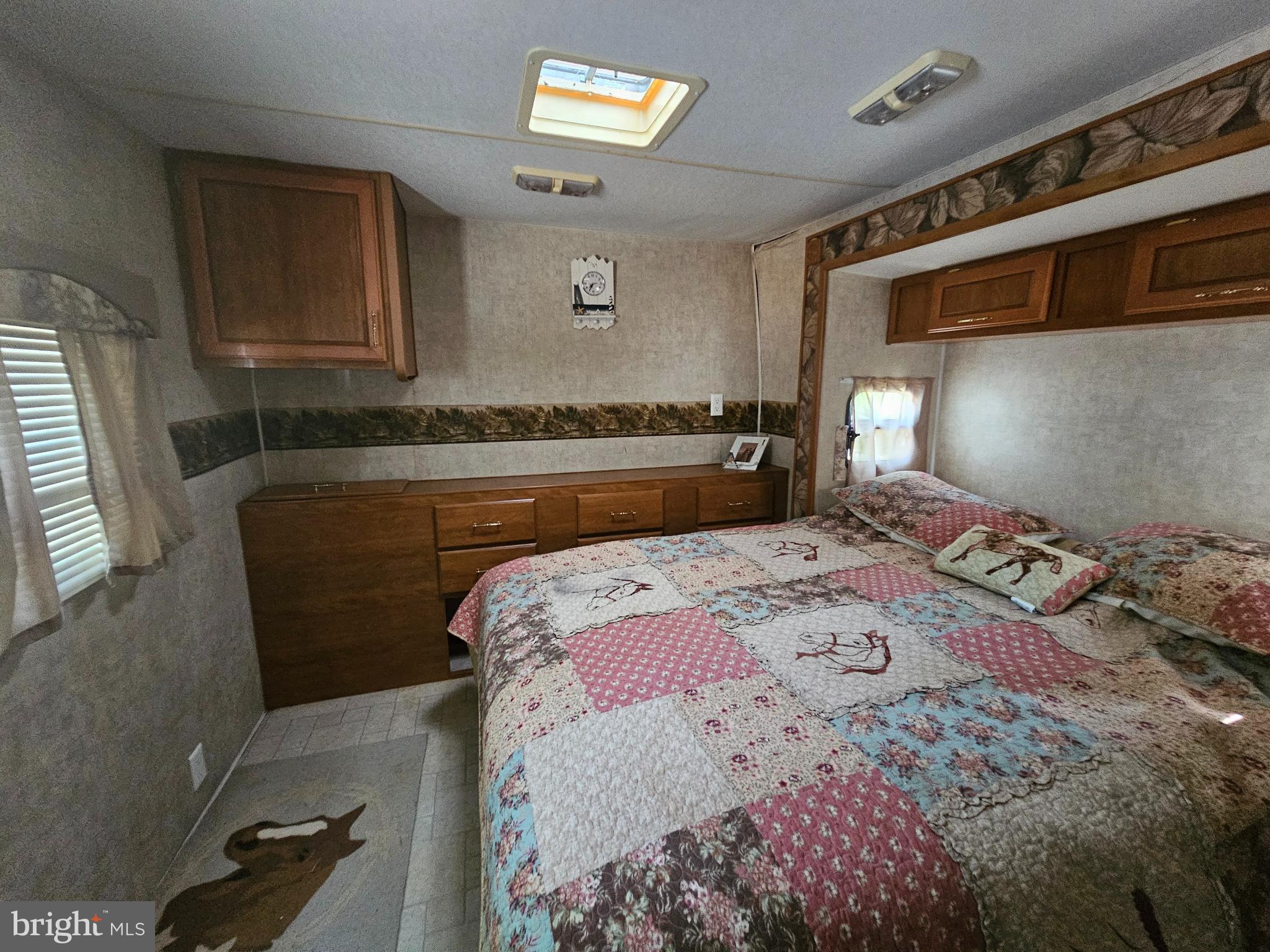 INDIAN ACRES - Residential