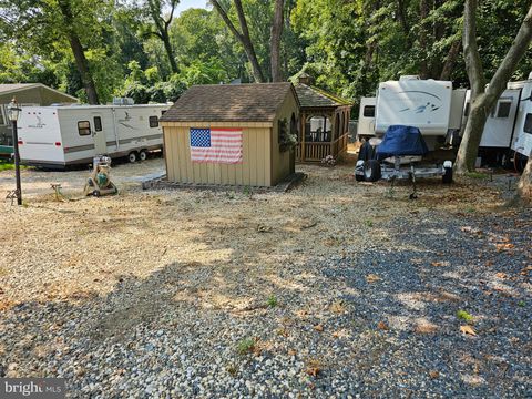 227,226 LITTLE BEAVER LANE GLEN 1 EARLEVILLE MD 21919