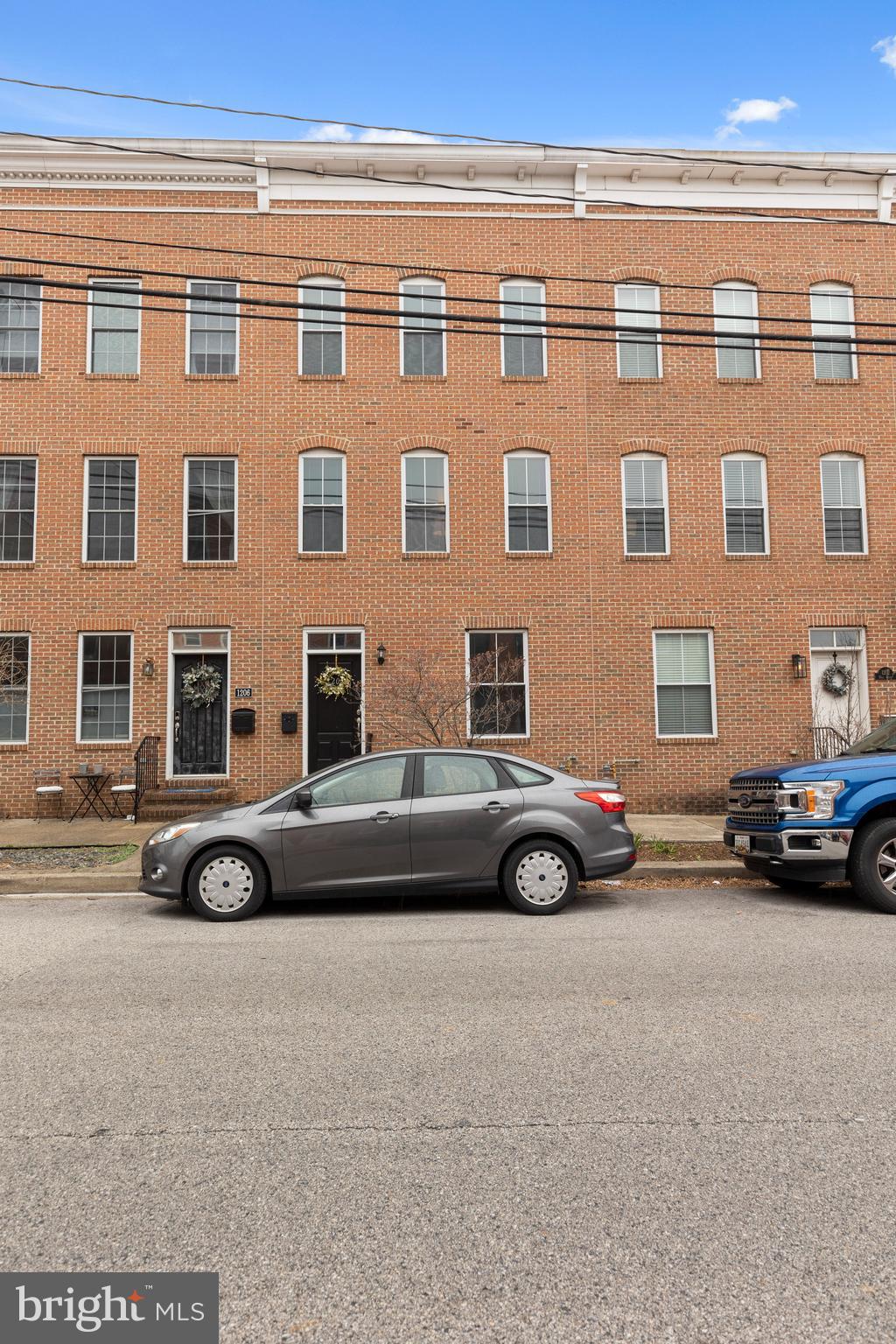 LOCUST POINT - Residential