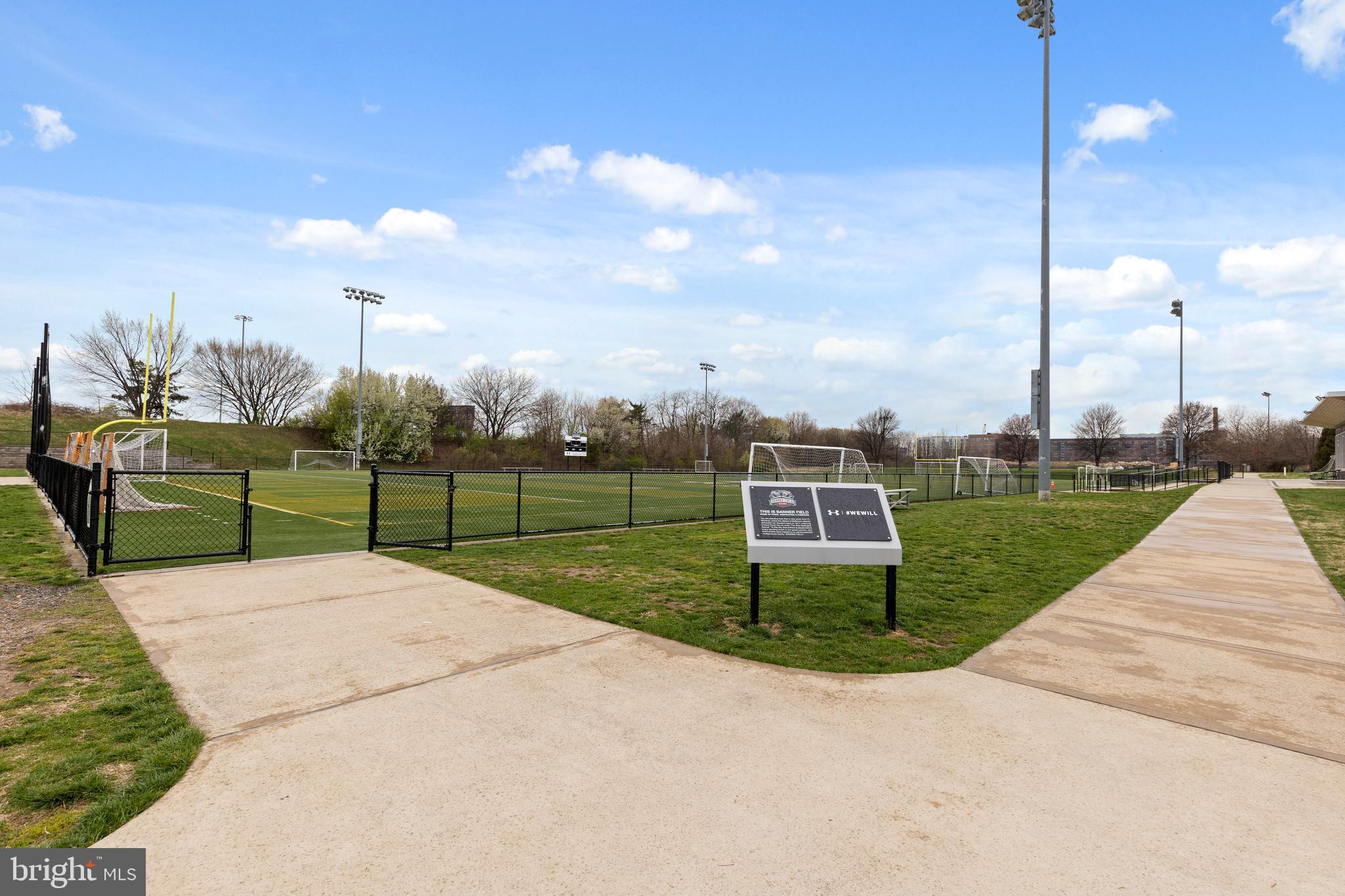 LOCUST POINT - Residential