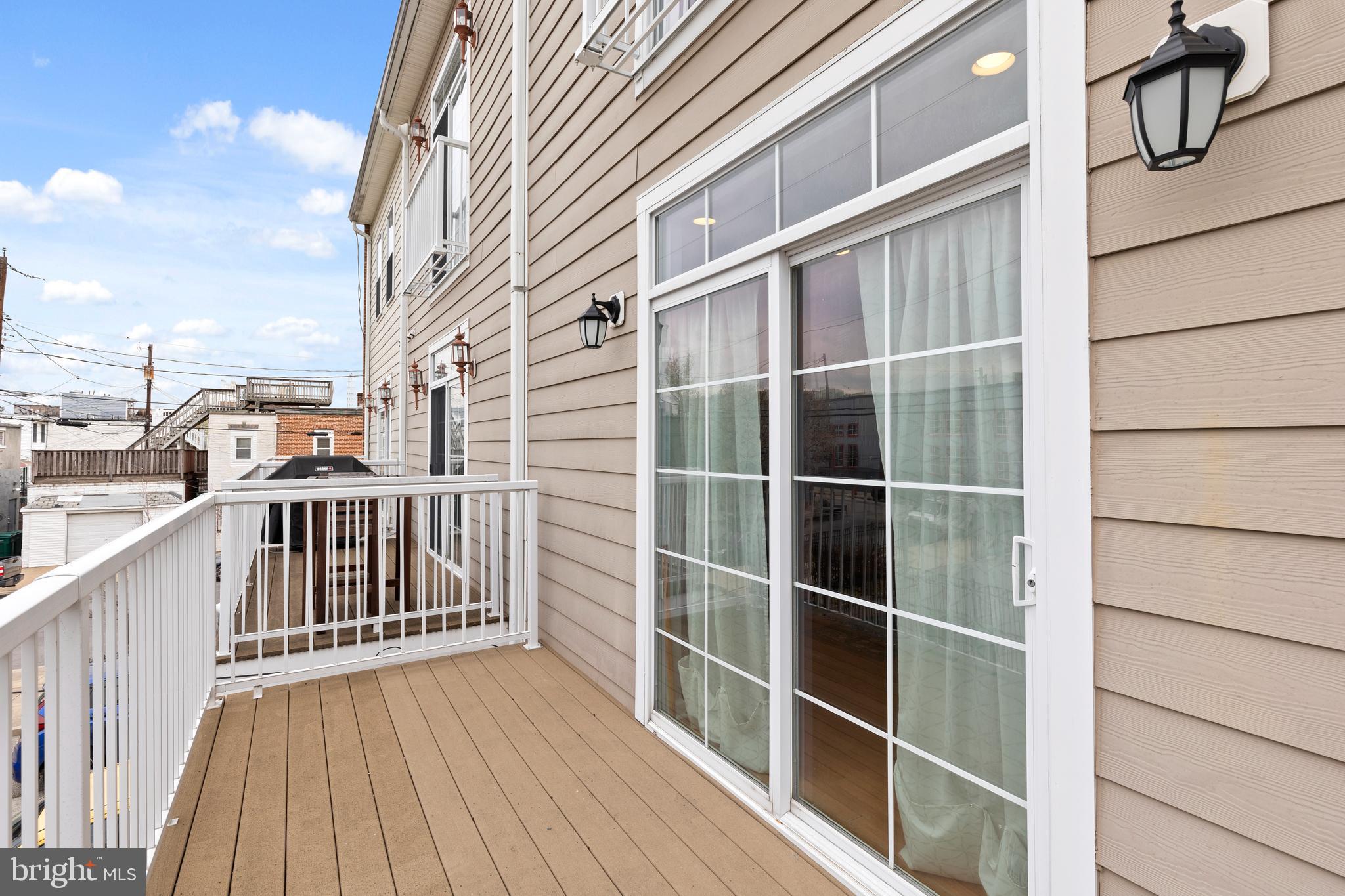 LOCUST POINT - Residential