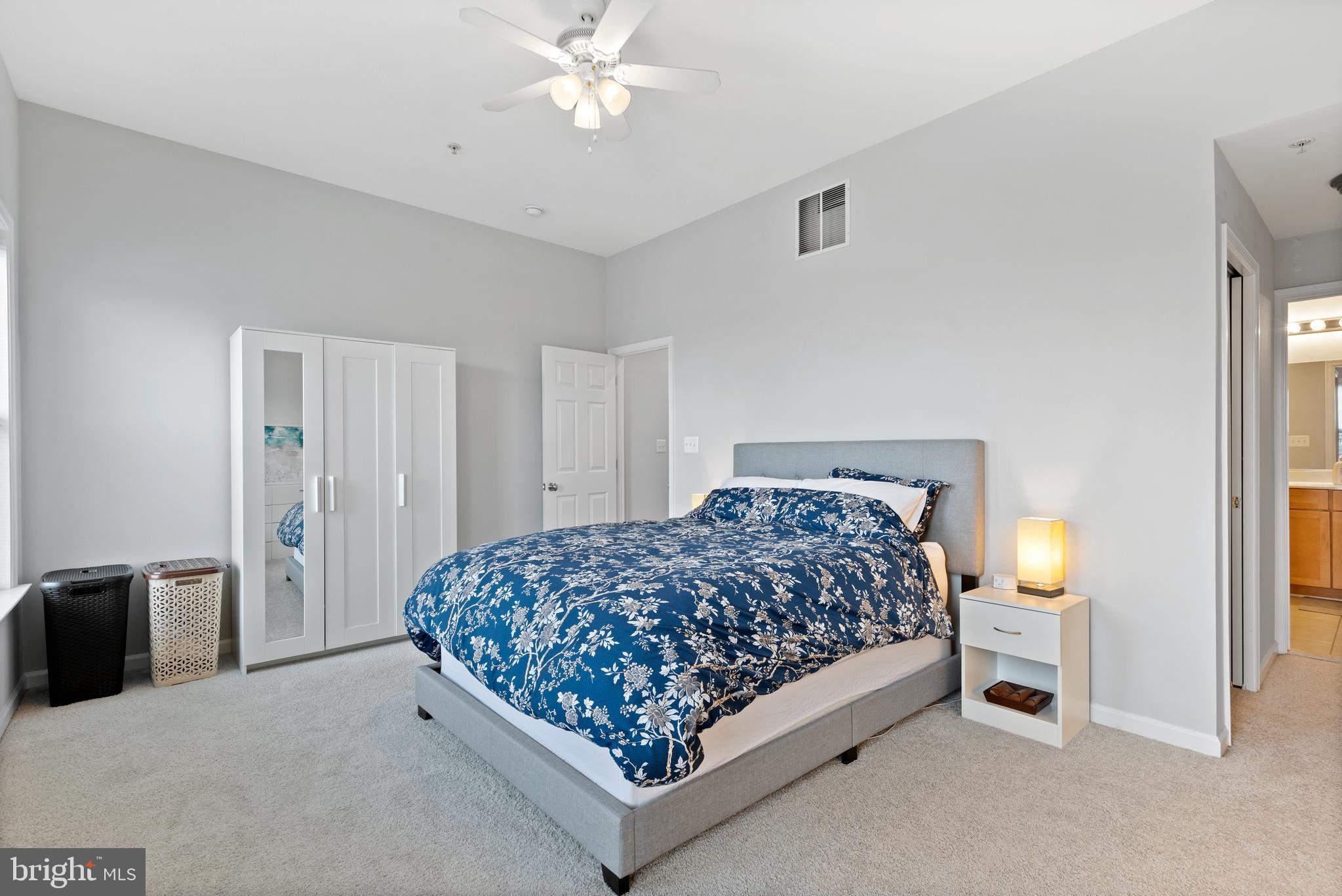 LOCUST POINT - Residential