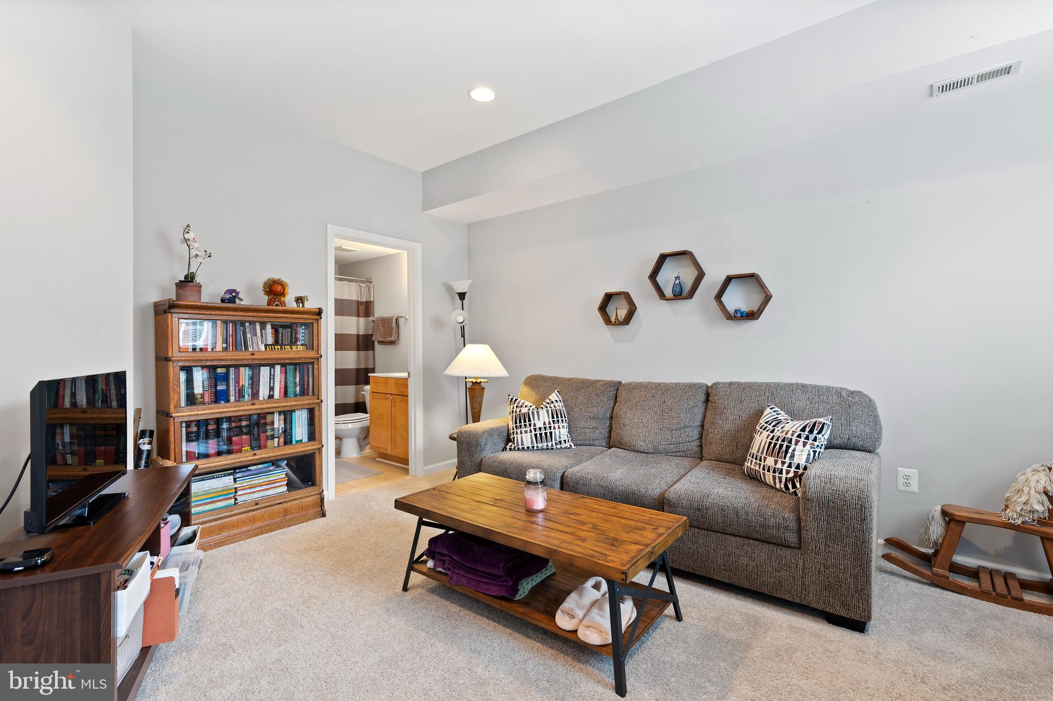 LOCUST POINT - Residential