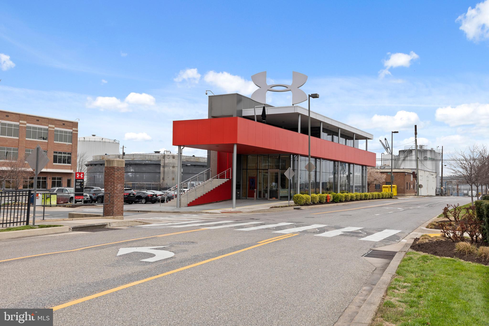 LOCUST POINT - Residential