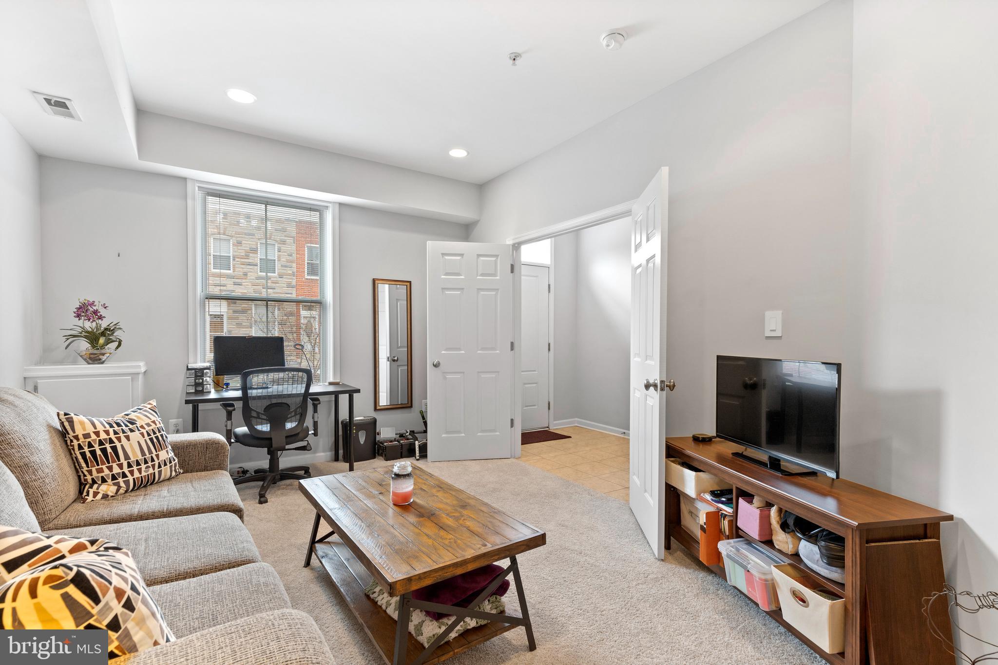 LOCUST POINT - Residential