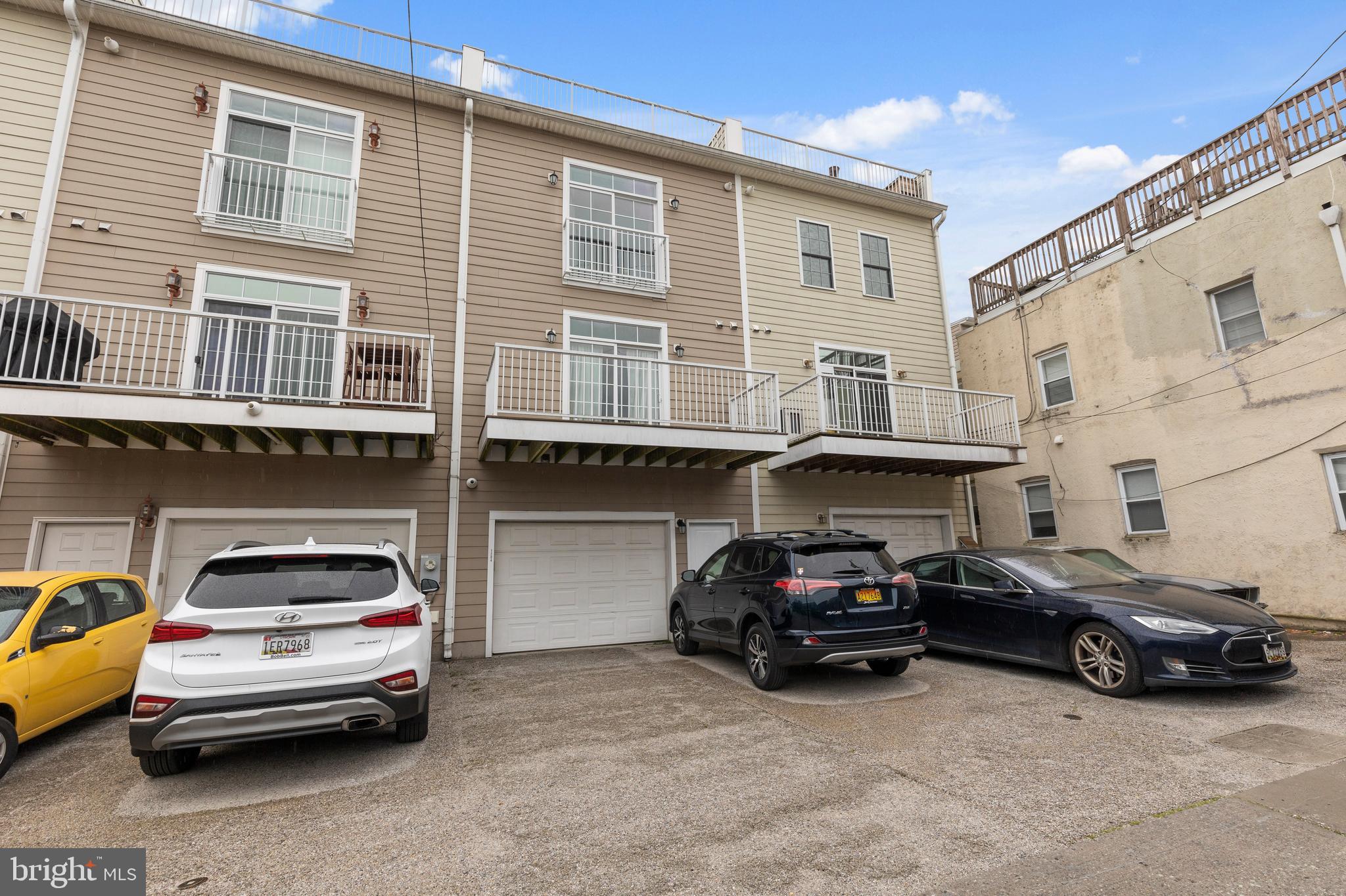 LOCUST POINT - Residential