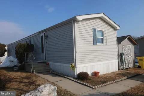 MLS: MDBC2152826