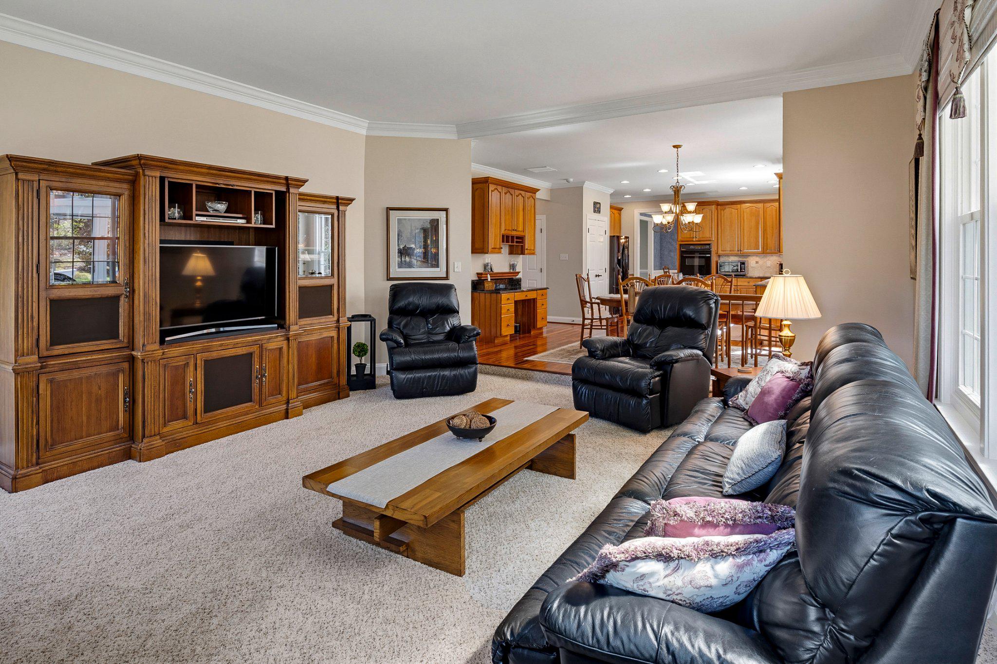 MAPLE CREEK - Residential