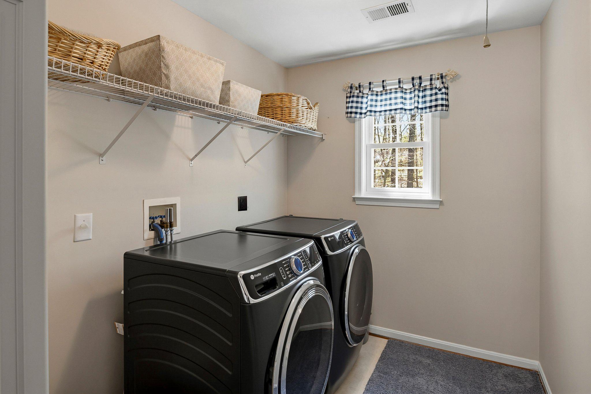 MAPLE CREEK - Residential