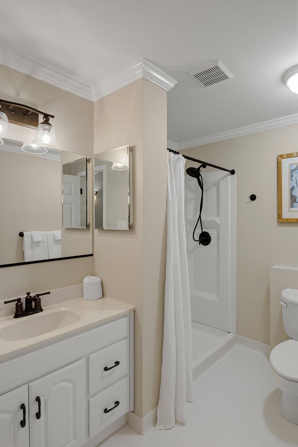 MAPLE CREEK - Residential