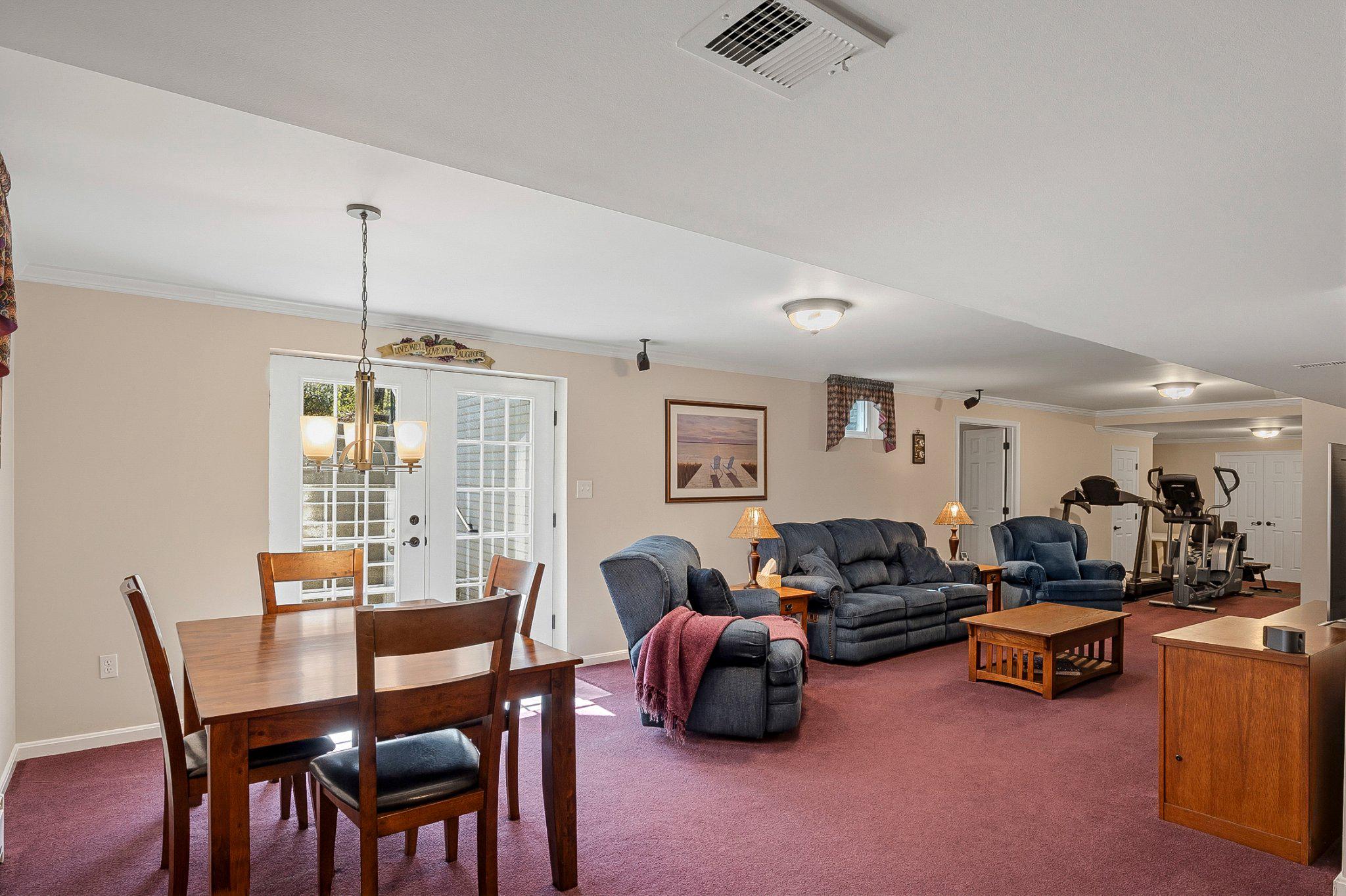 MAPLE CREEK - Residential