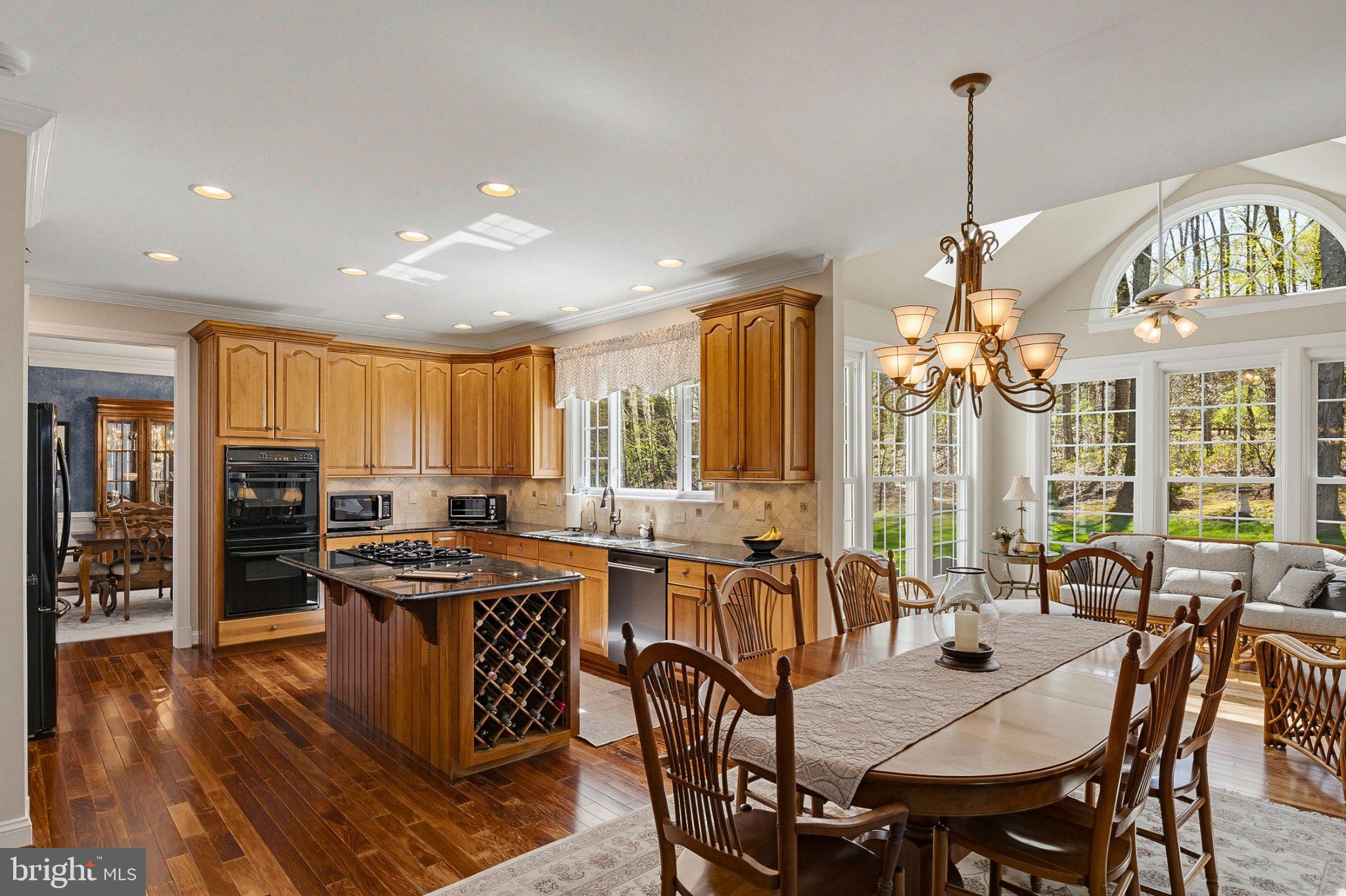 MAPLE CREEK - Residential