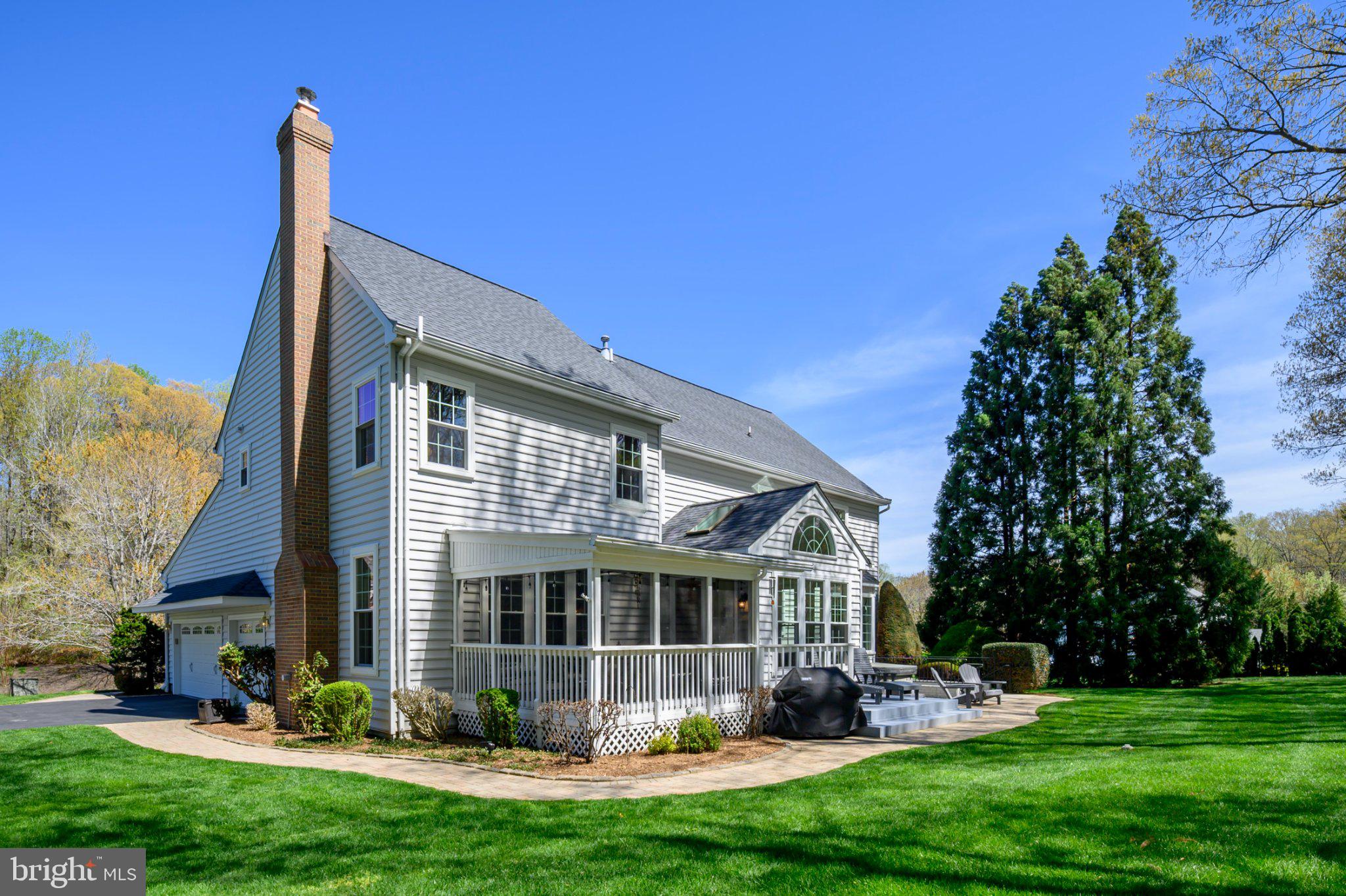 MAPLE CREEK - Residential