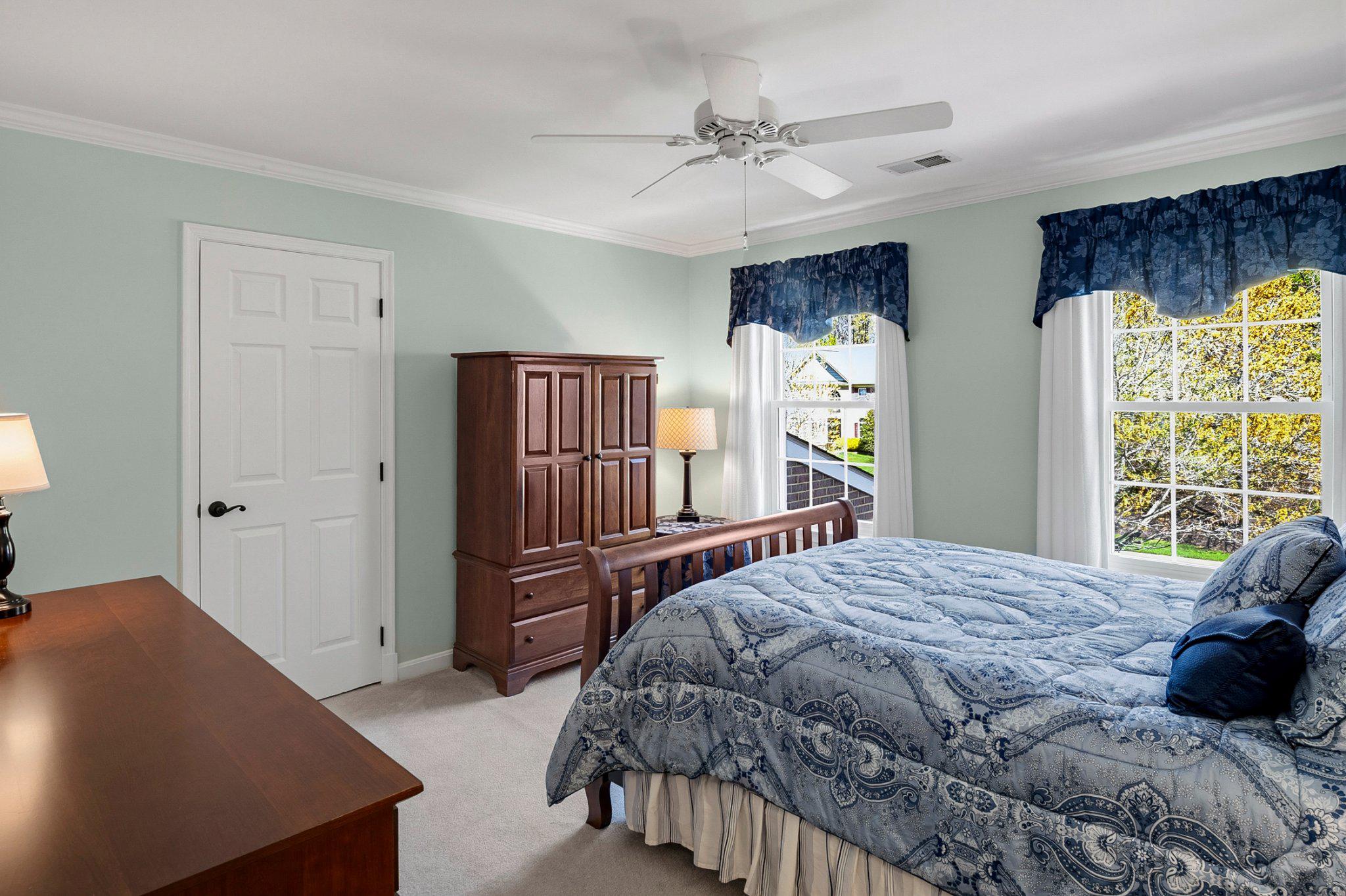 MAPLE CREEK - Residential