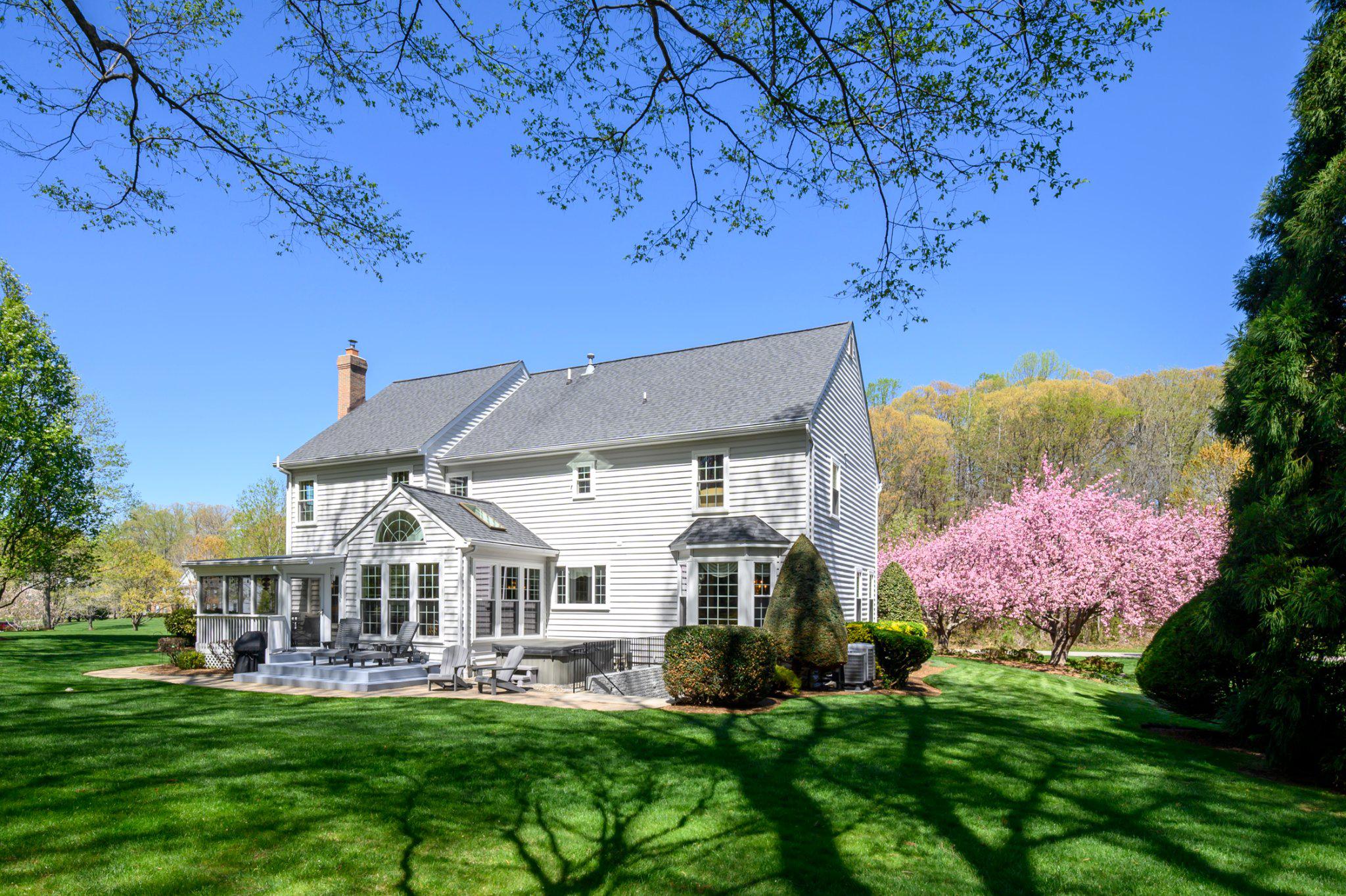 MAPLE CREEK - Residential