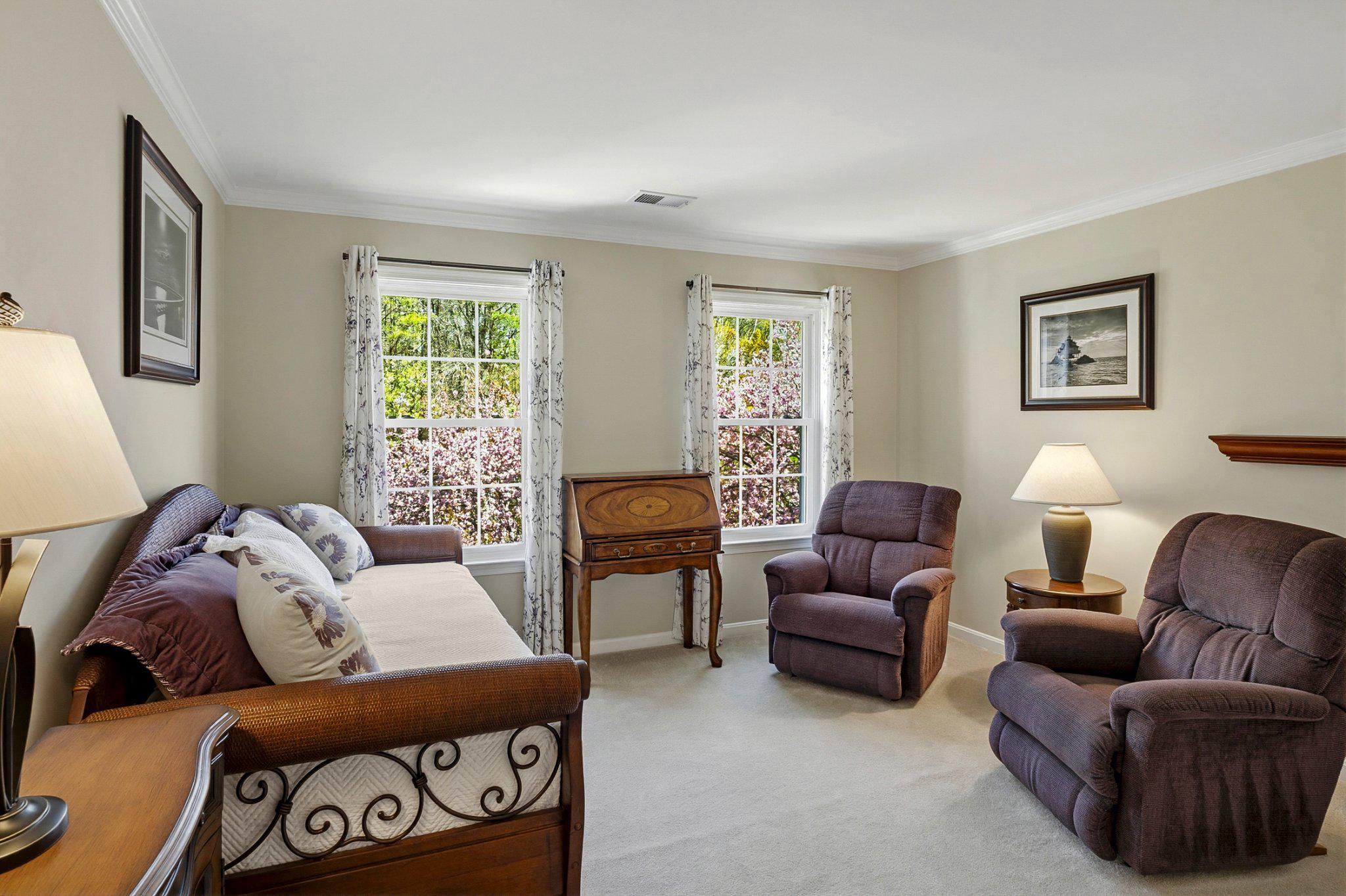 MAPLE CREEK - Residential