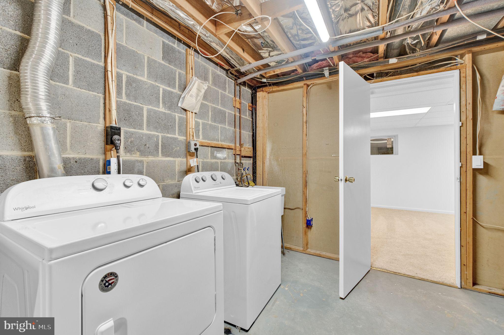 BURKE STATION SQUARE - Residential