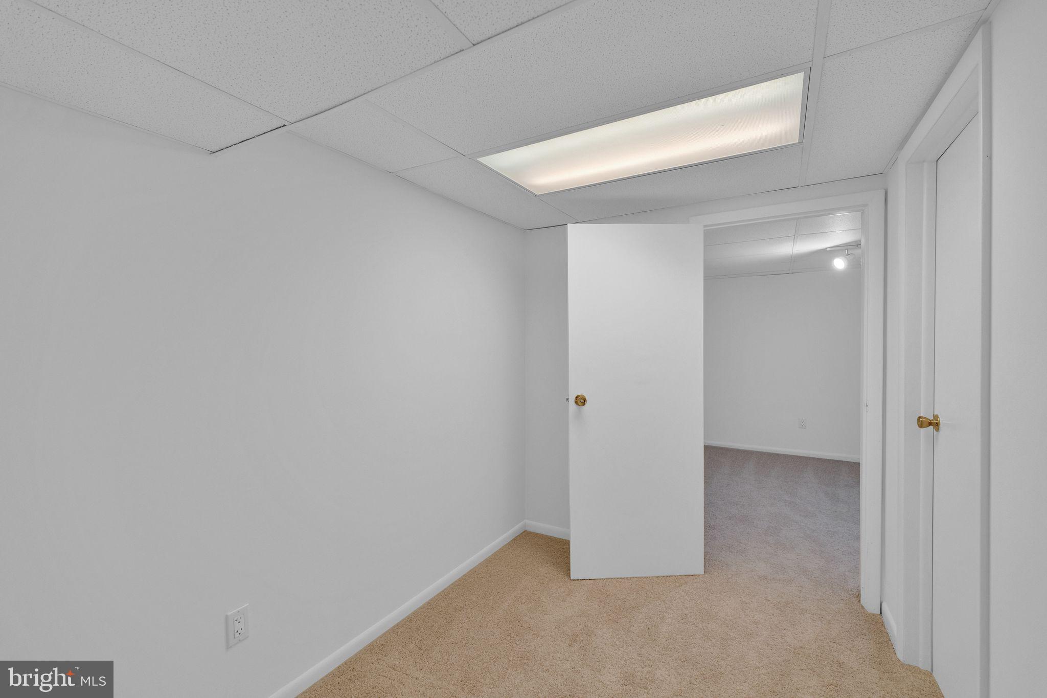 BURKE STATION SQUARE - Residential