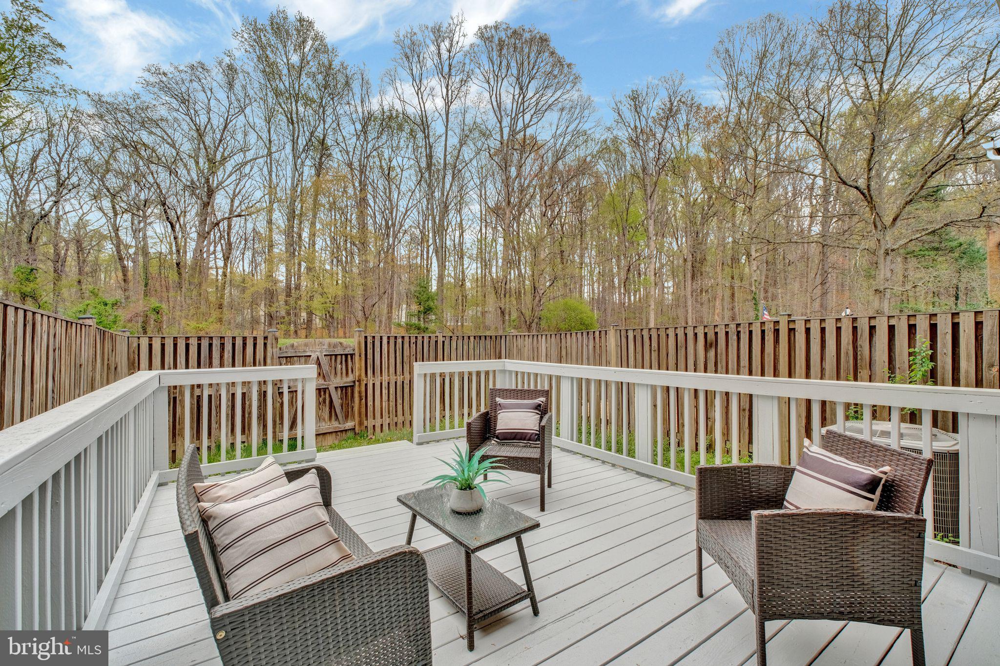 BURKE STATION SQUARE - Residential