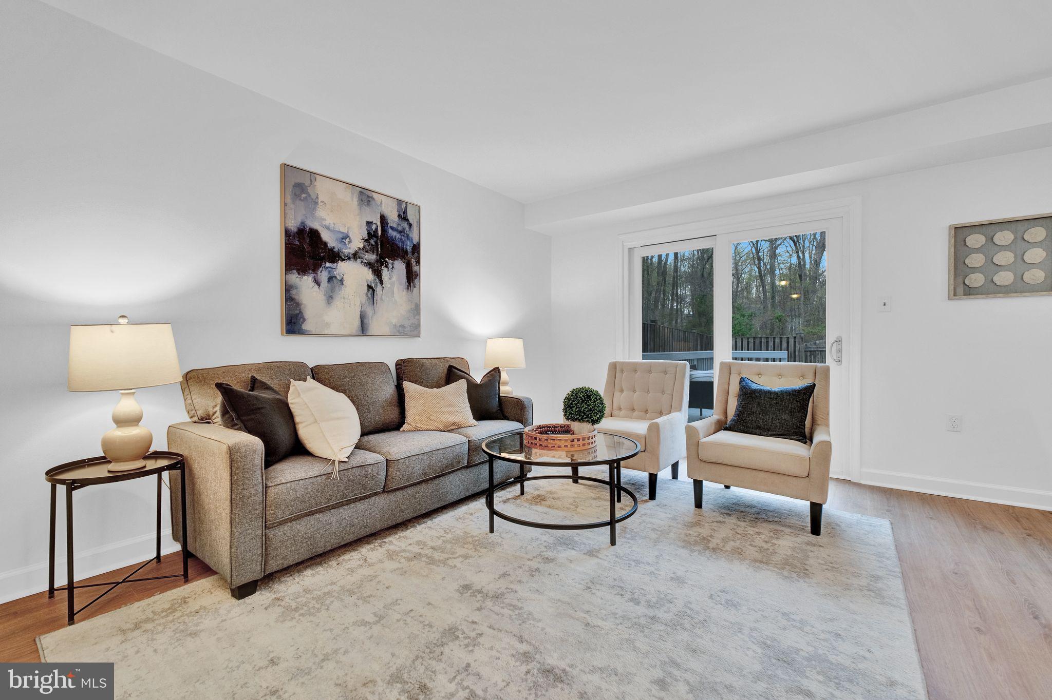 BURKE STATION SQUARE - Residential