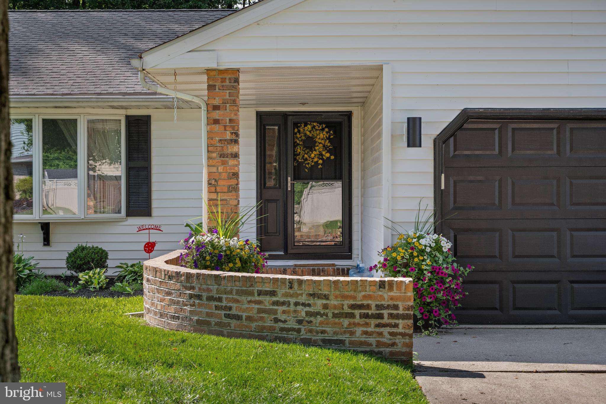 7 BOGART DRIVE
