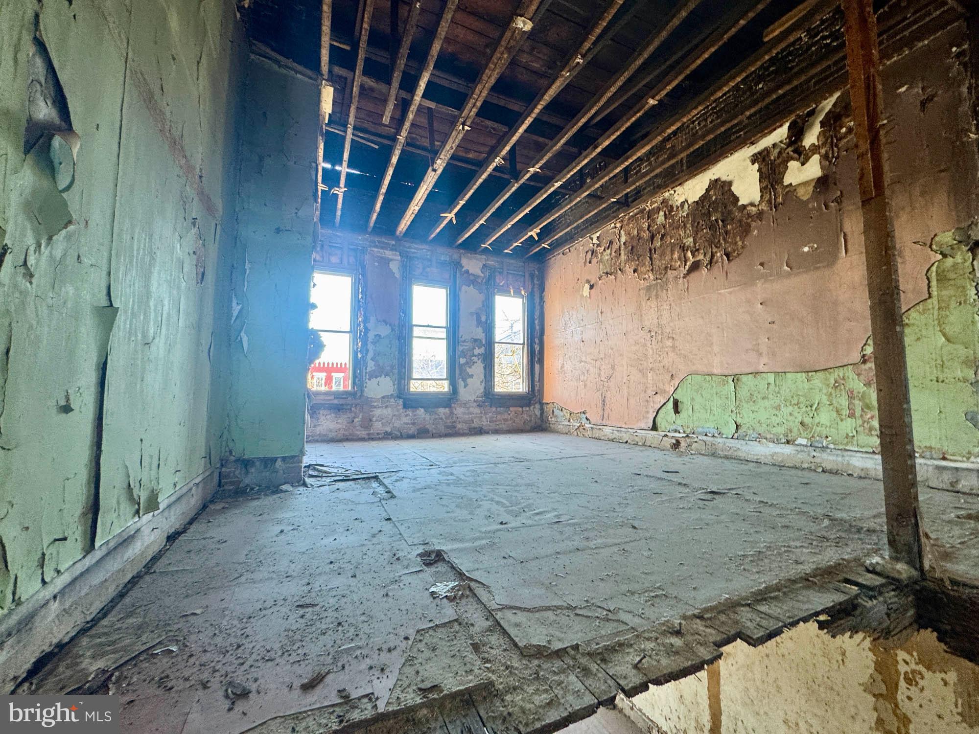 SANDTOWN-WINCHESTER - Residential