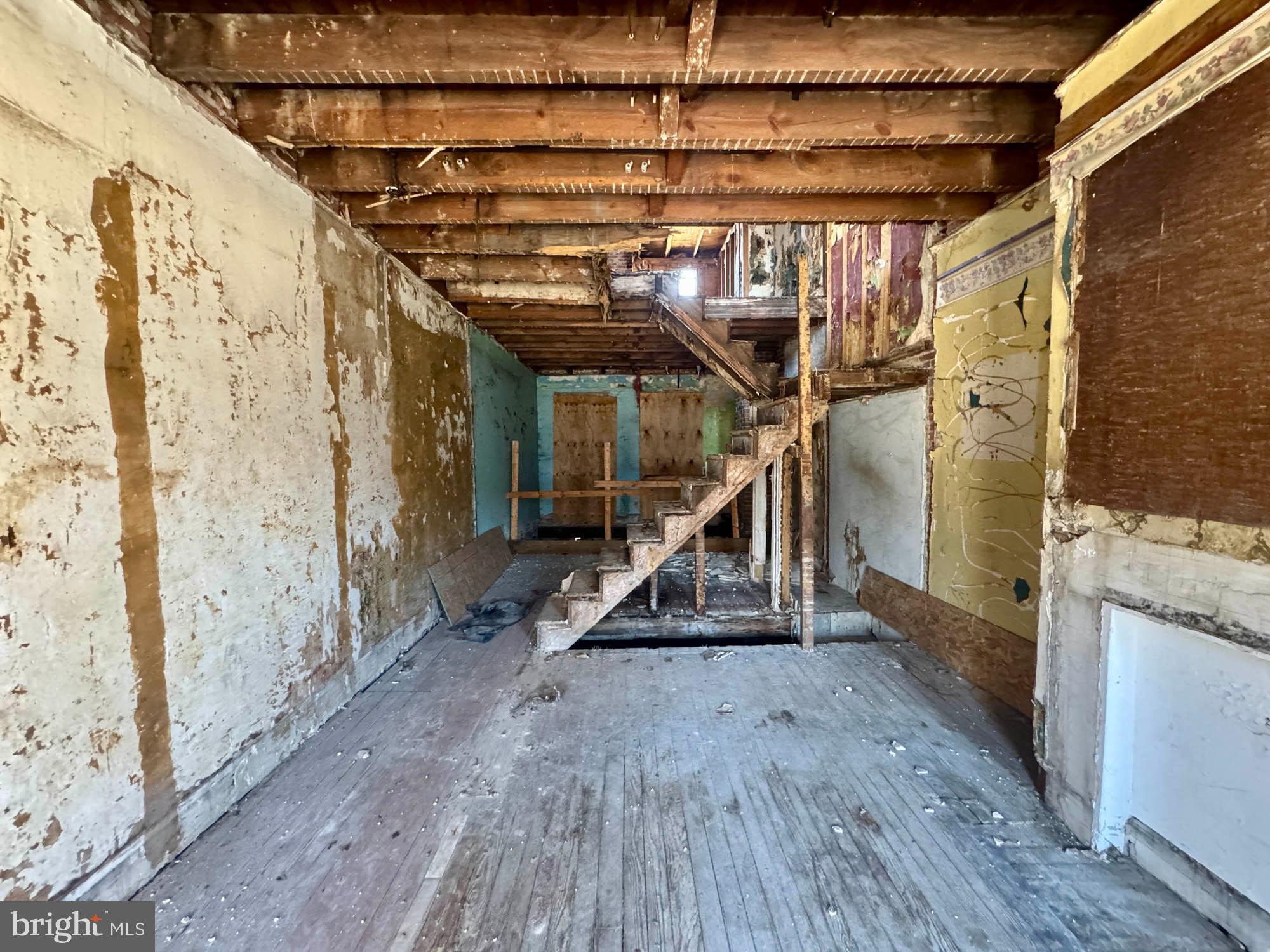 SANDTOWN-WINCHESTER - Residential