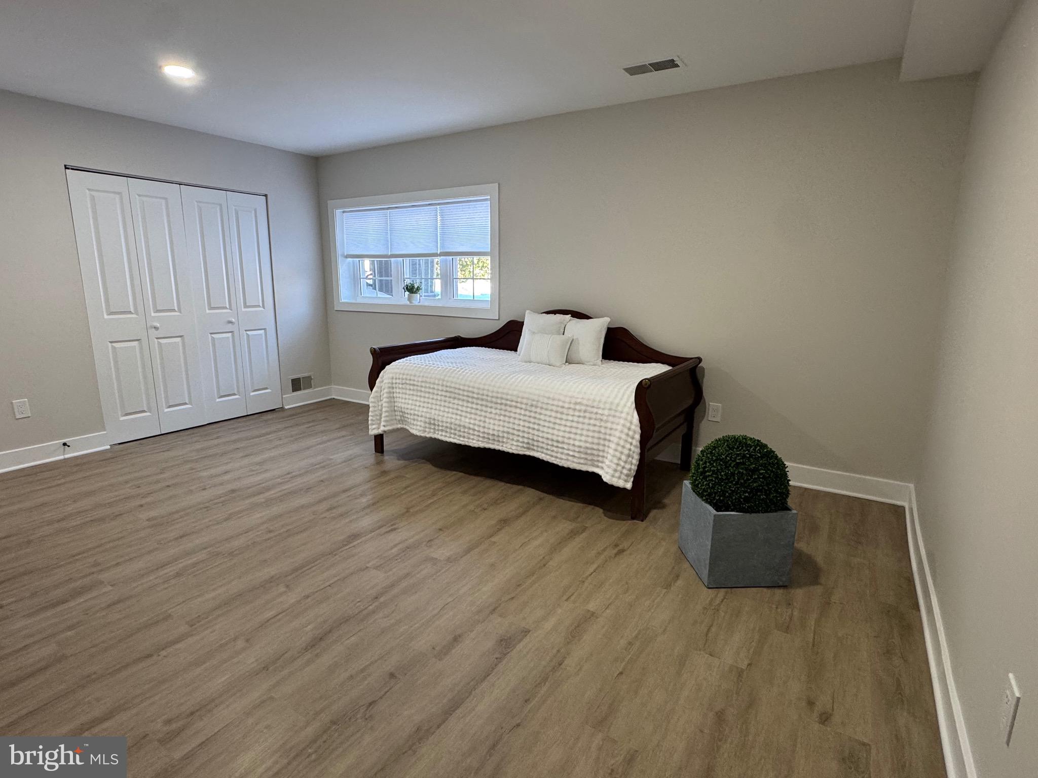 CROFTON MEWS - Residential