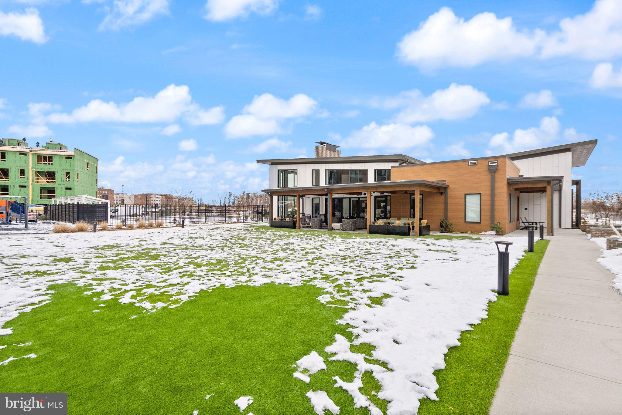 METRO WALK AT MOOREFIELD STATION - Residential Lease