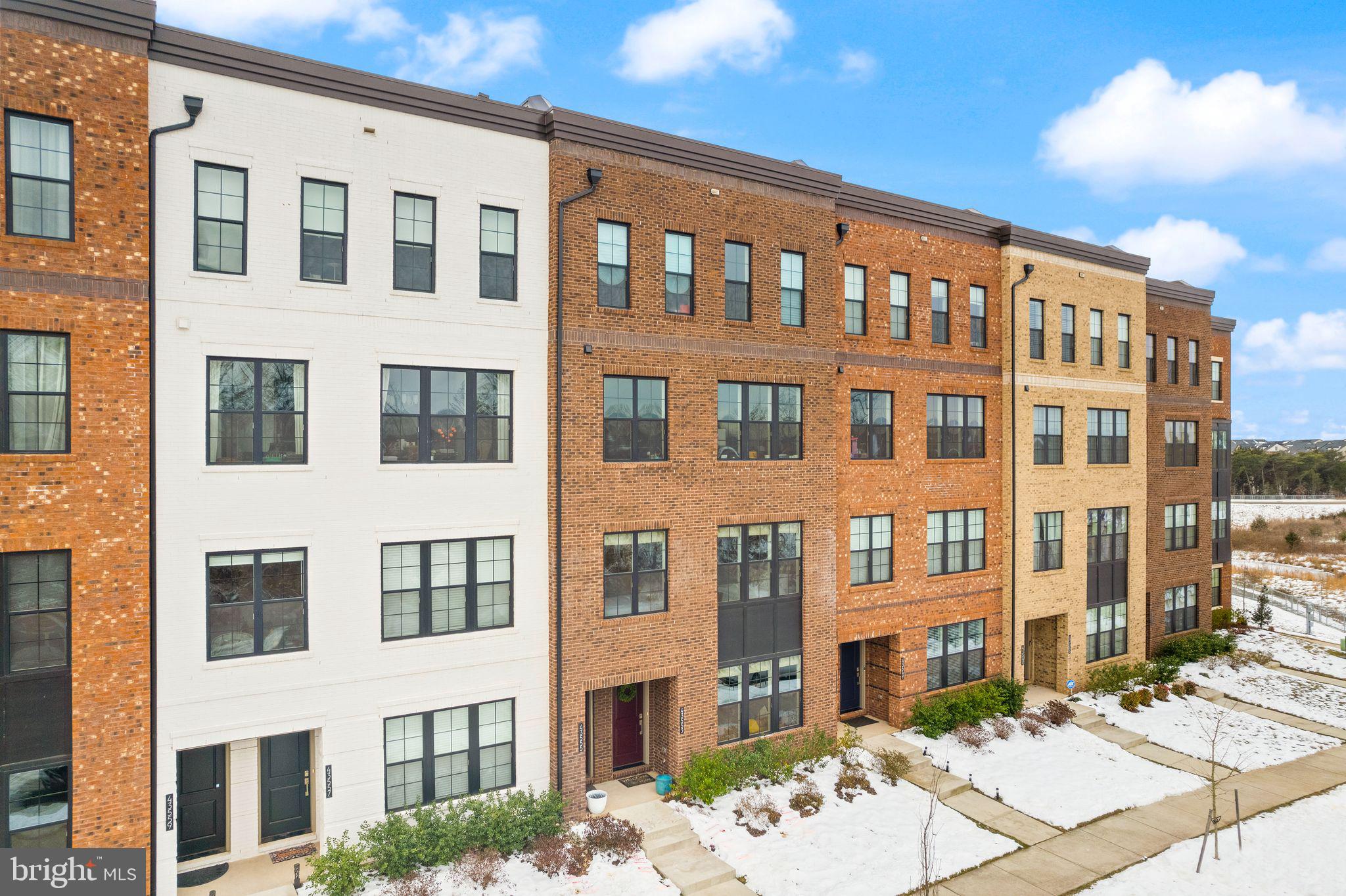 METRO WALK AT MOOREFIELD STATION - Residential Lease