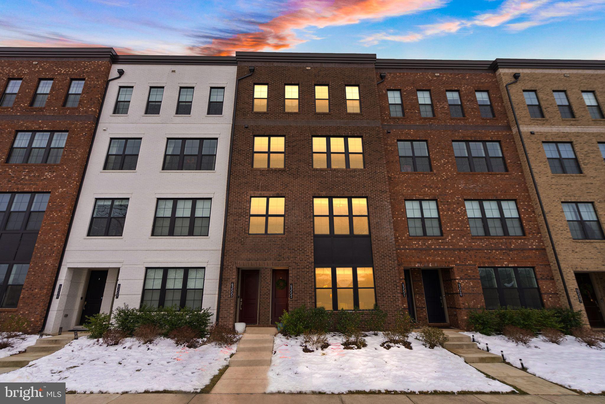 METRO WALK AT MOOREFIELD STATION - Residential Lease