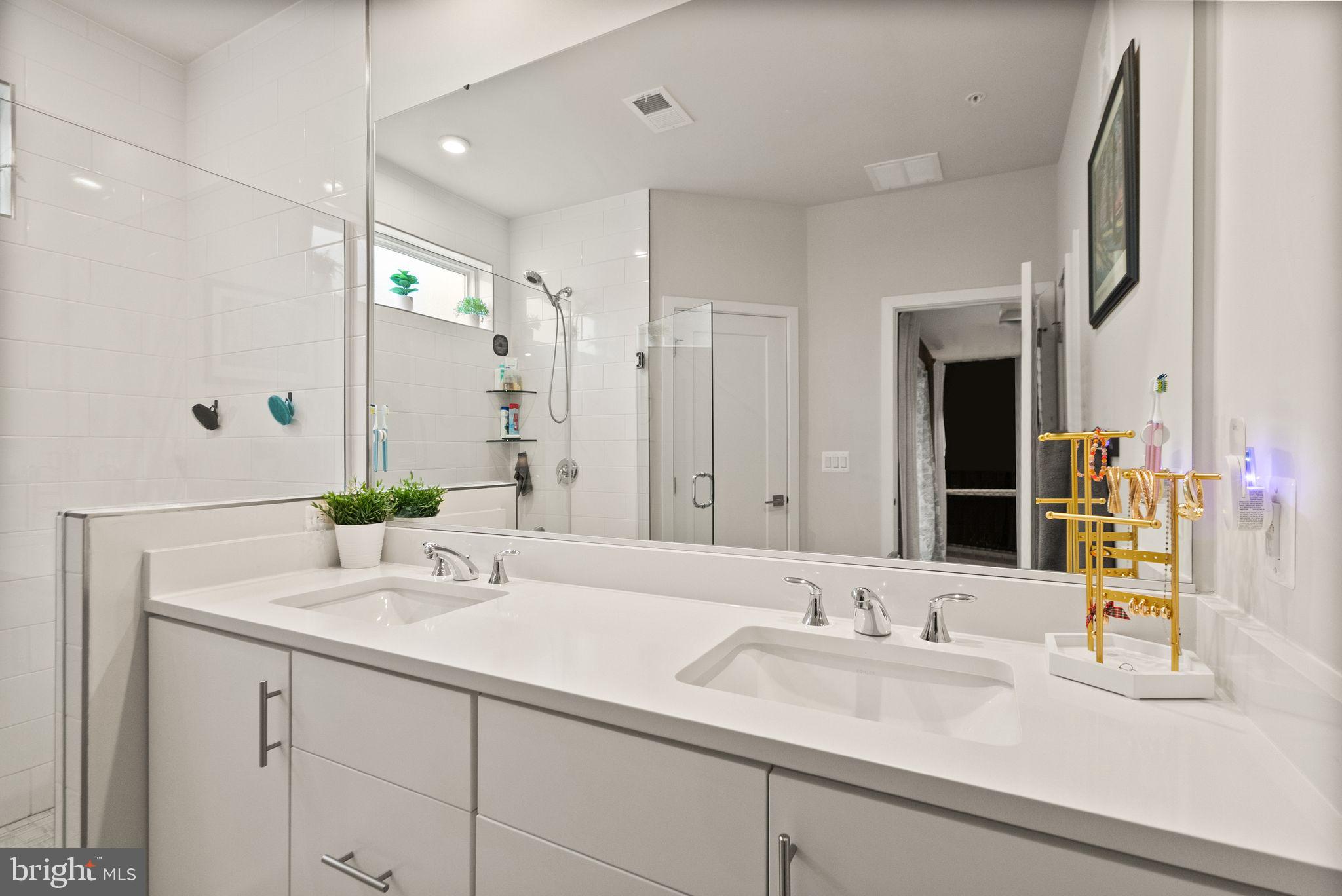 METRO WALK AT MOOREFIELD STATION - Residential Lease