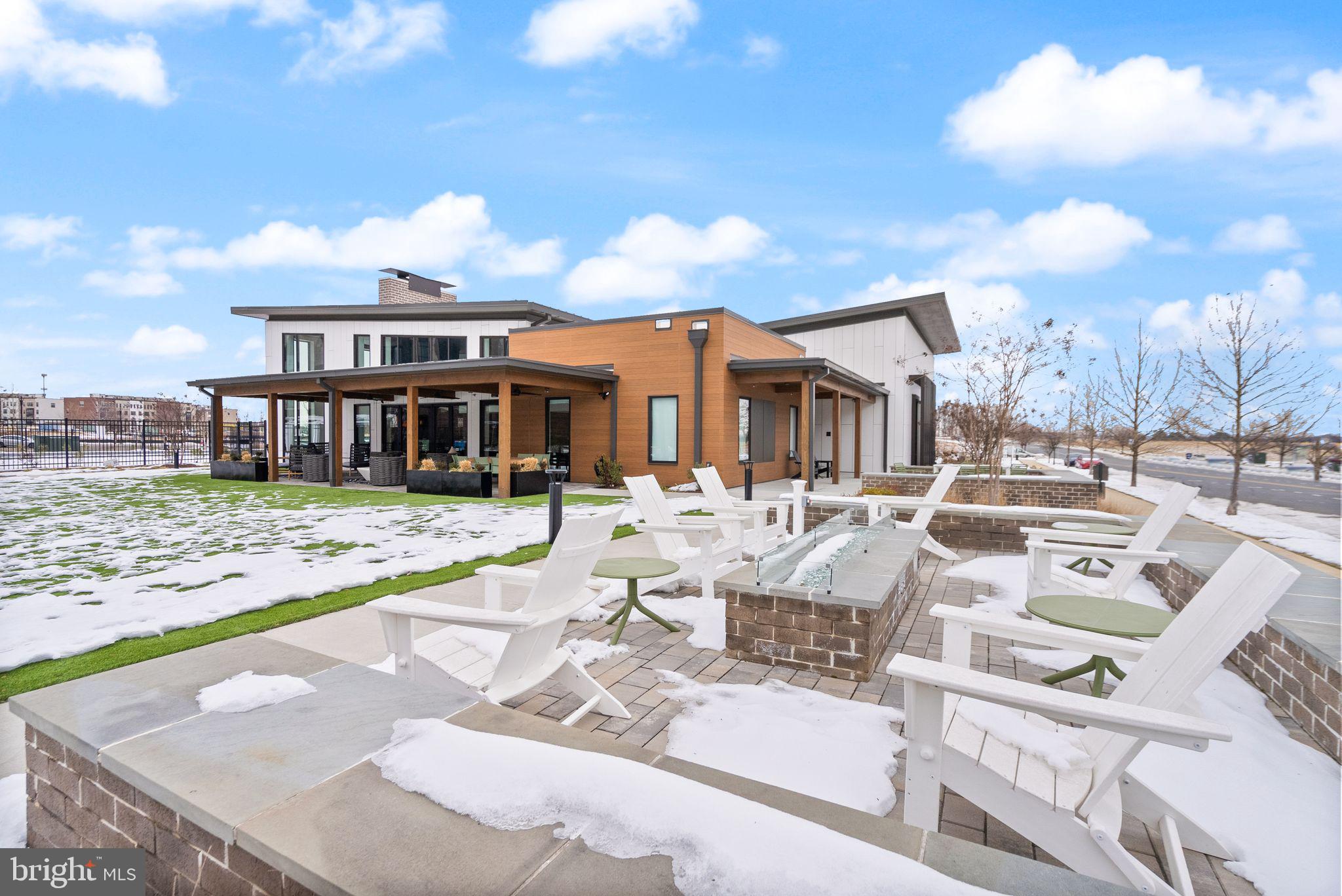 METRO WALK AT MOOREFIELD STATION - Residential Lease