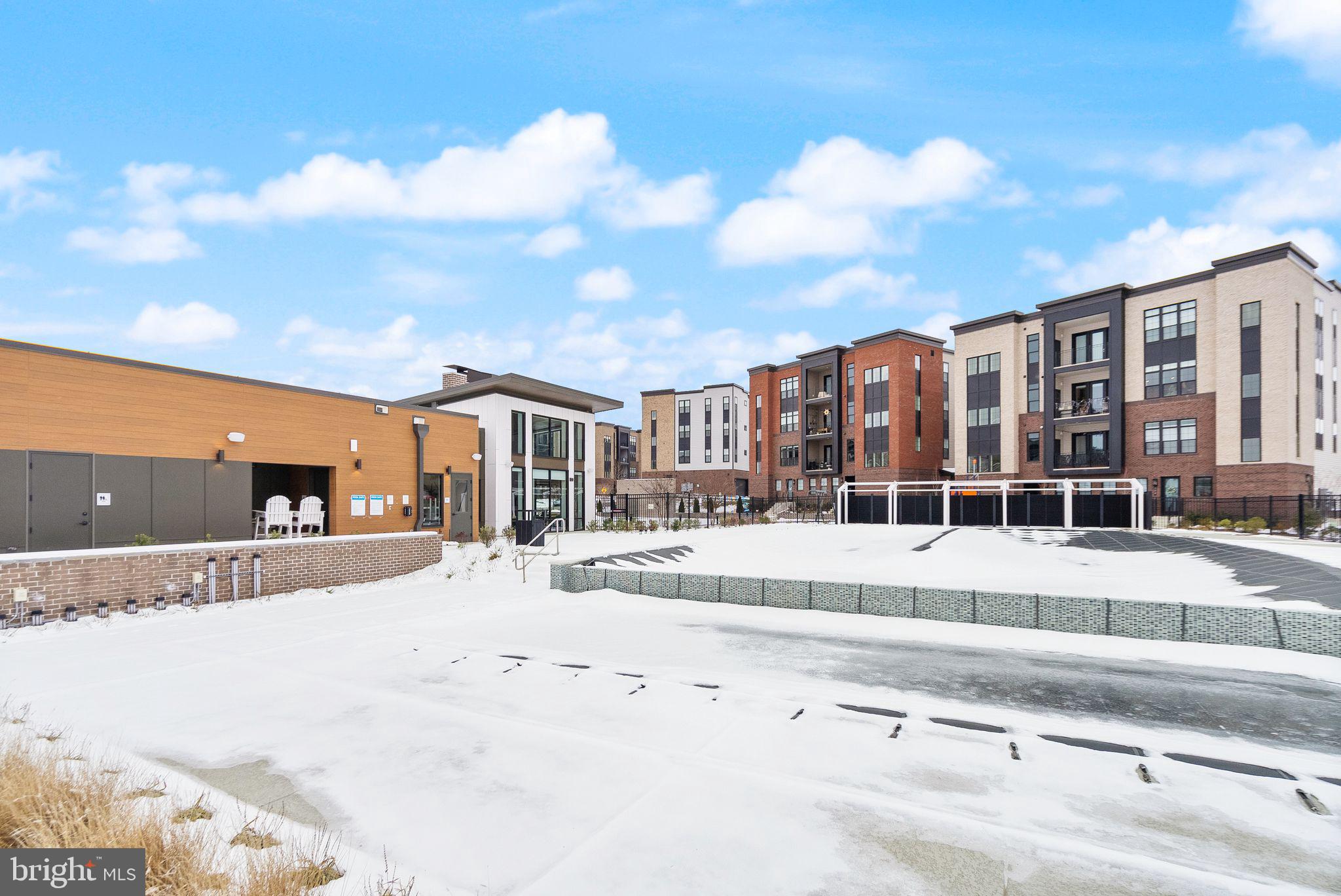 METRO WALK AT MOOREFIELD STATION - Residential Lease