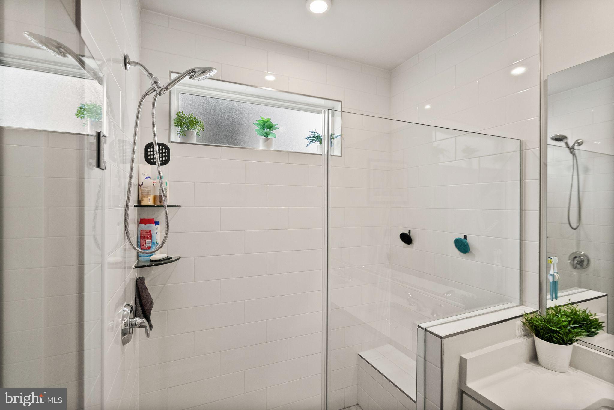 METRO WALK AT MOOREFIELD STATION - Residential Lease