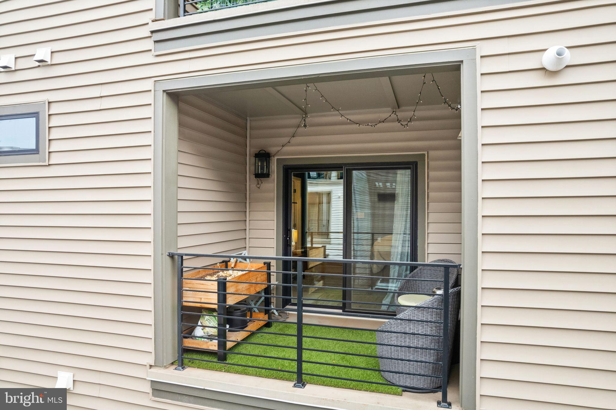 METRO WALK AT MOOREFIELD STATION - Residential Lease