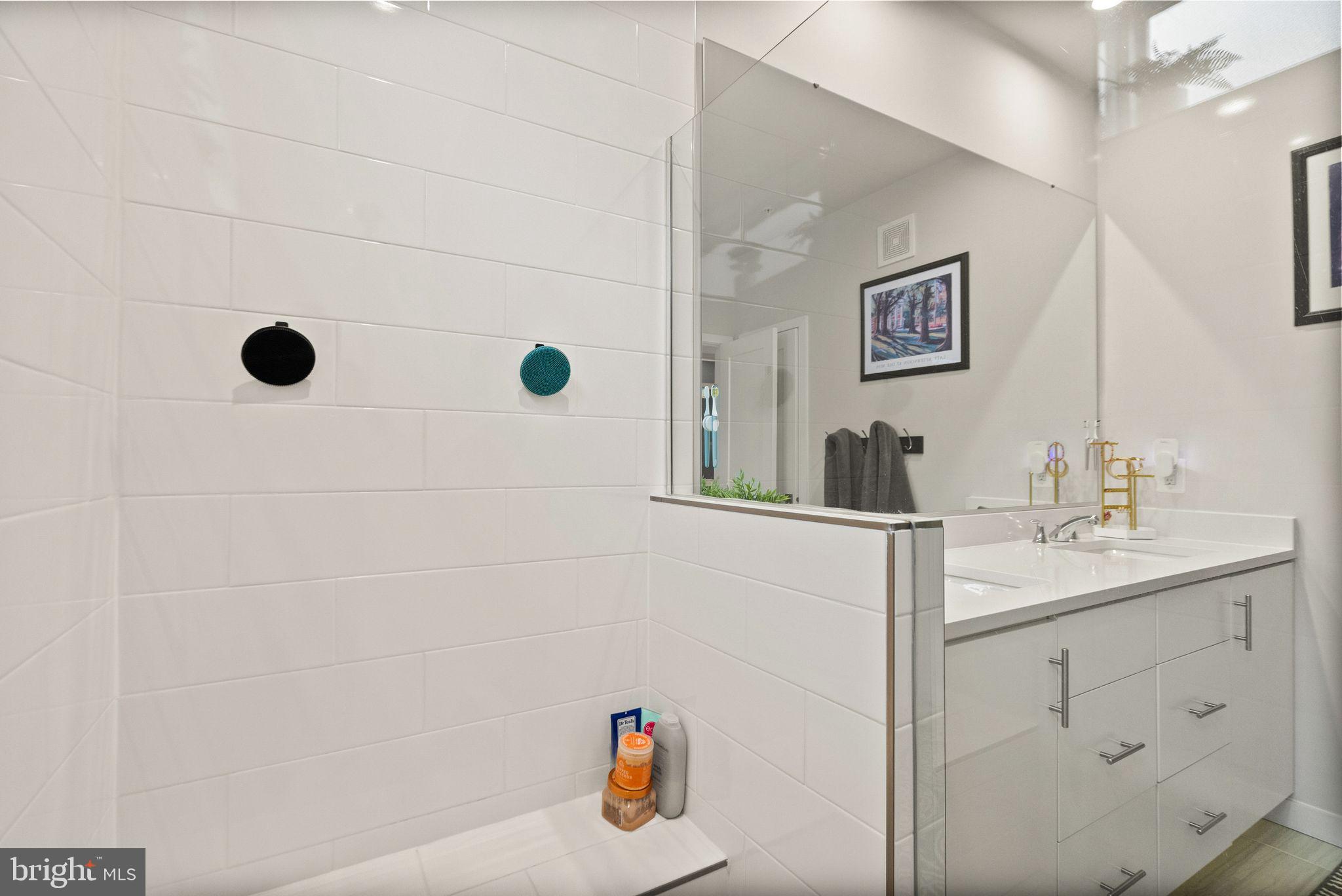 METRO WALK AT MOOREFIELD STATION - Residential Lease