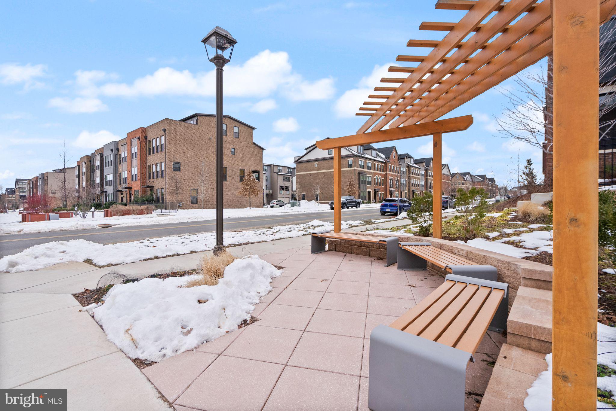 METRO WALK AT MOOREFIELD STATION - Residential Lease