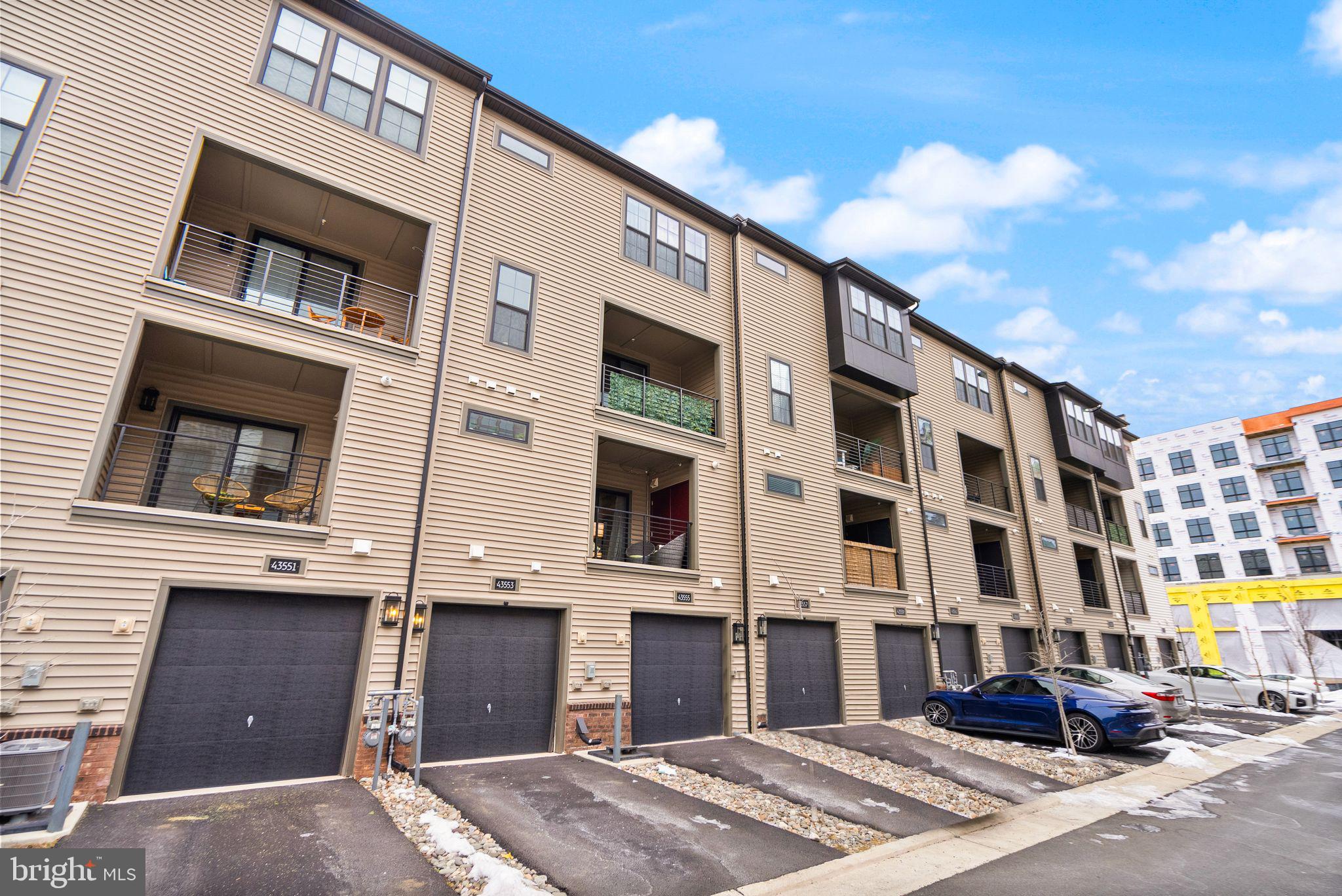 METRO WALK AT MOOREFIELD STATION - Residential Lease