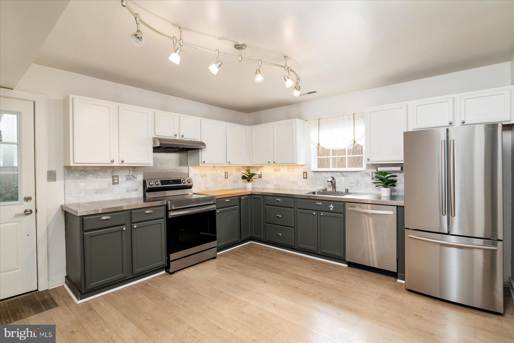 BACK BAY BEACH - Residential