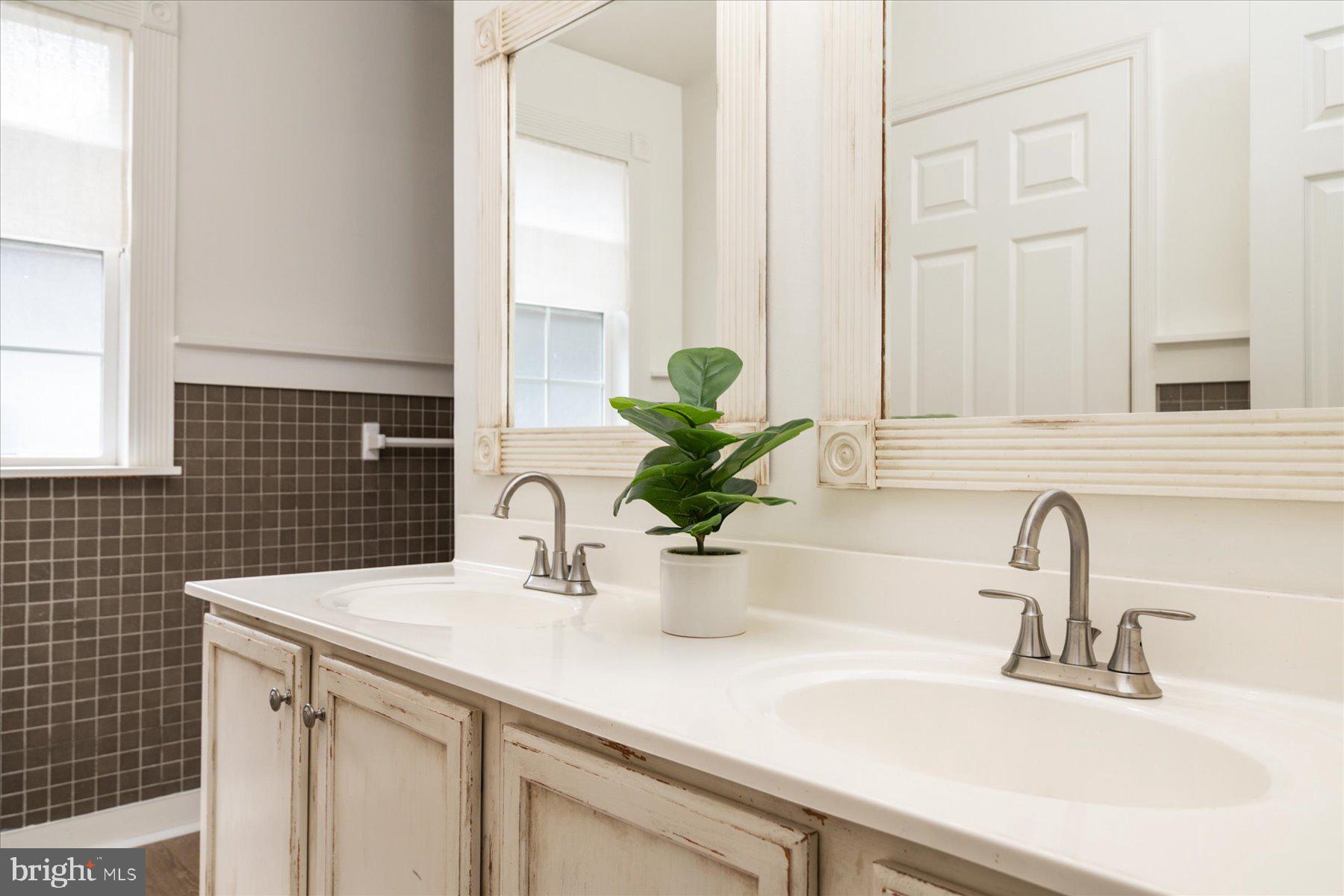 BACK BAY BEACH - Residential