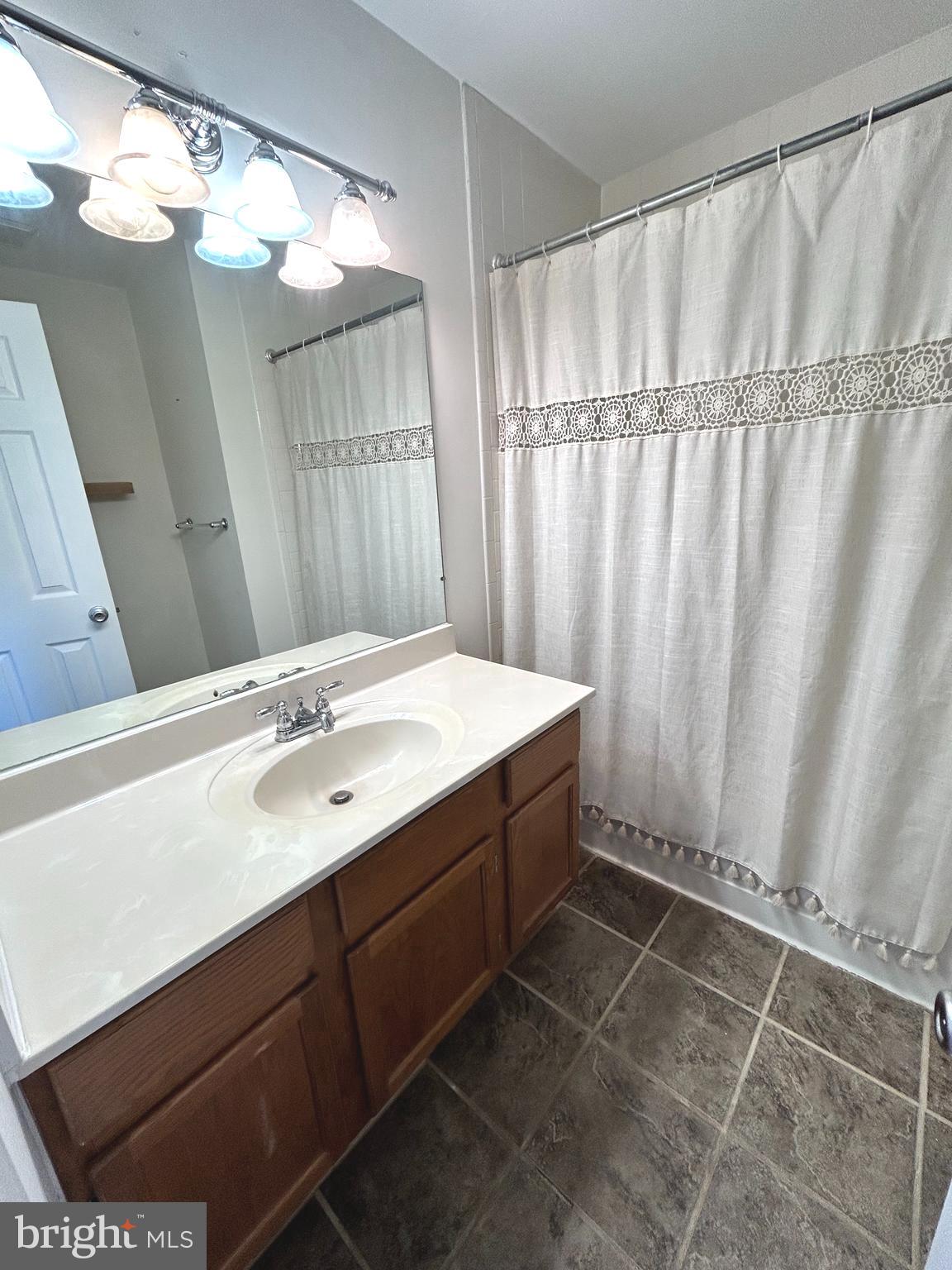 MARINERS LANDING - Residential Lease