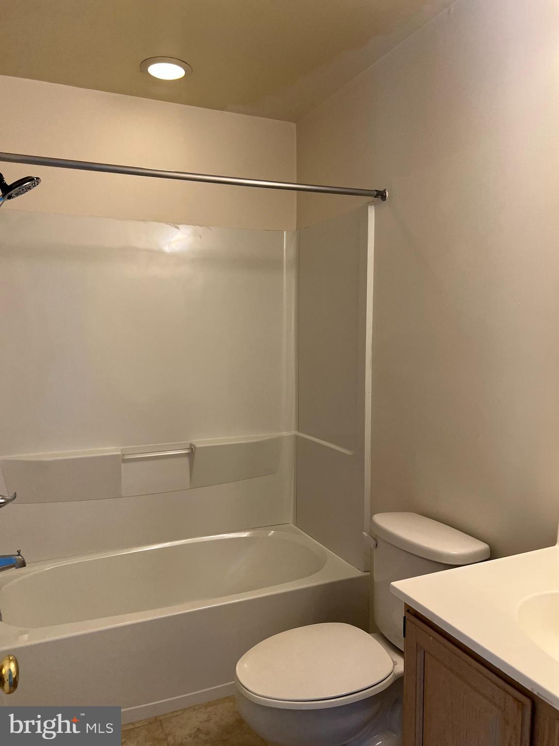 STUART MECHANIC - Residential Lease