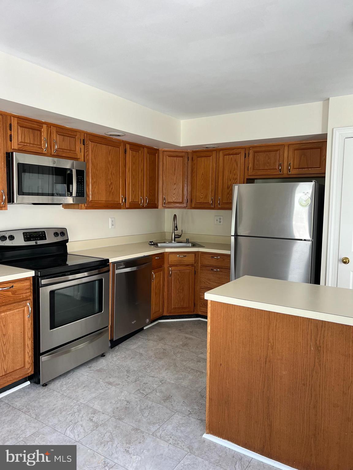 STUART MECHANIC - Residential Lease