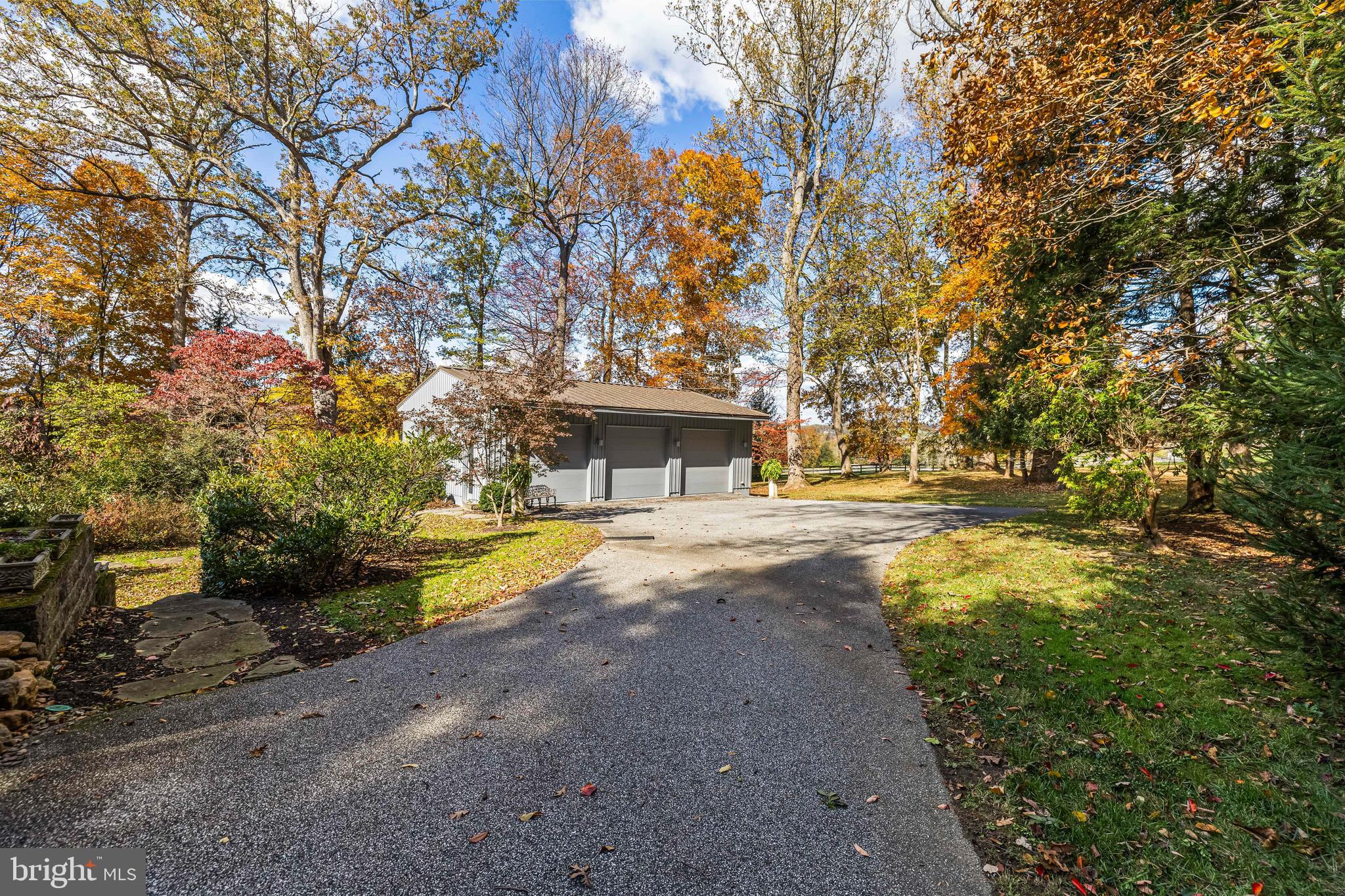 CAVESWOOD - Residential