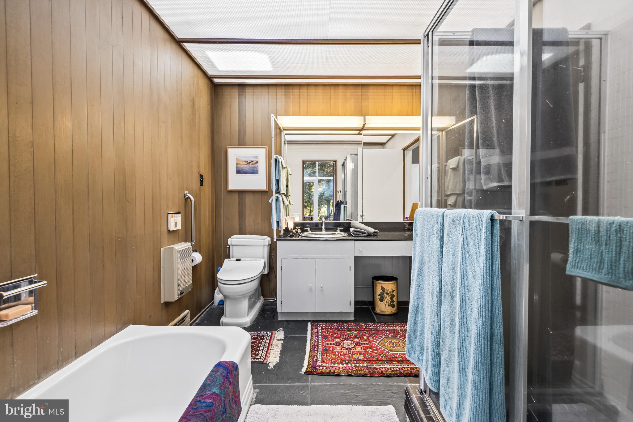 CAVESWOOD - Residential