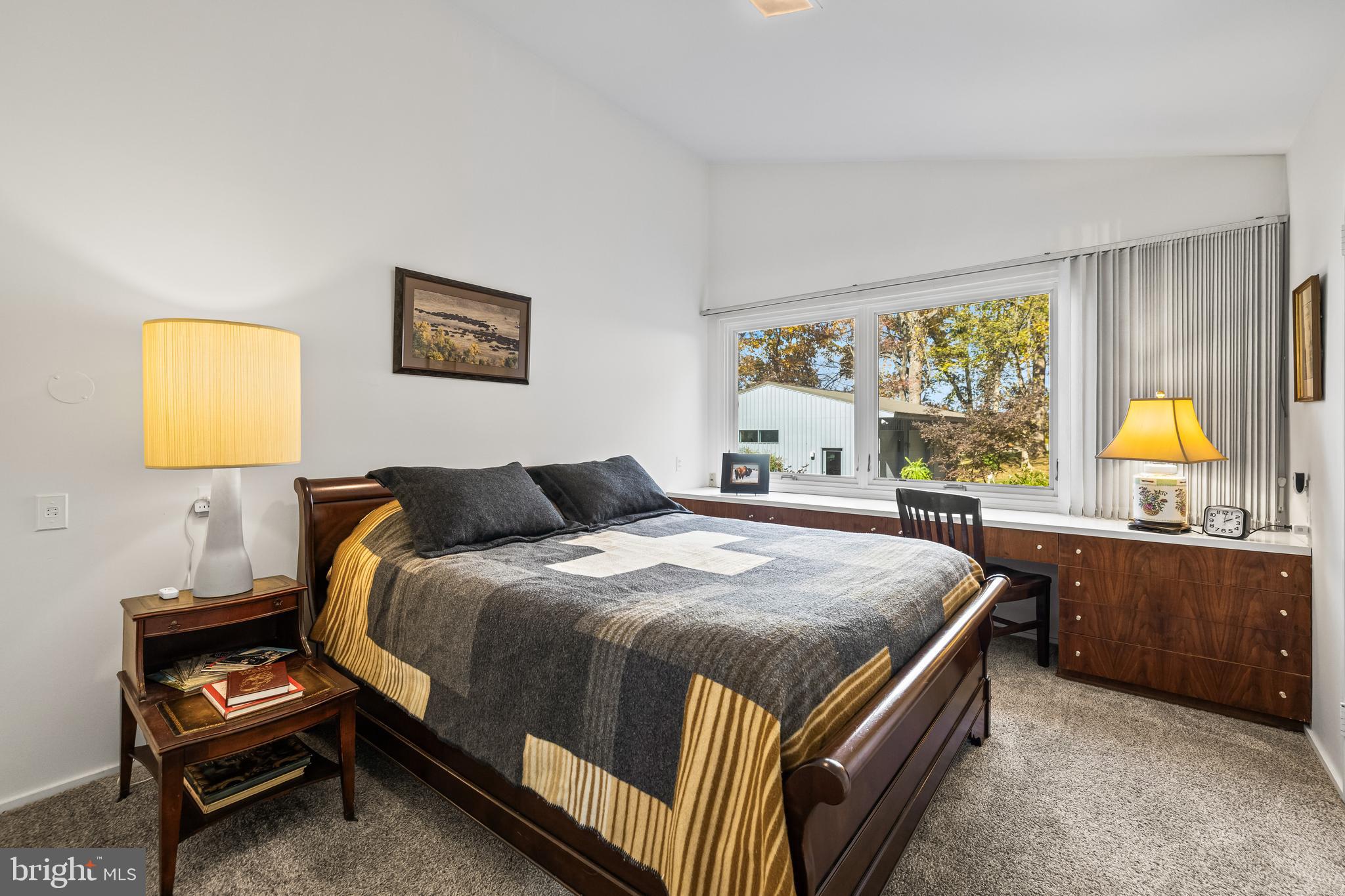 CAVESWOOD - Residential